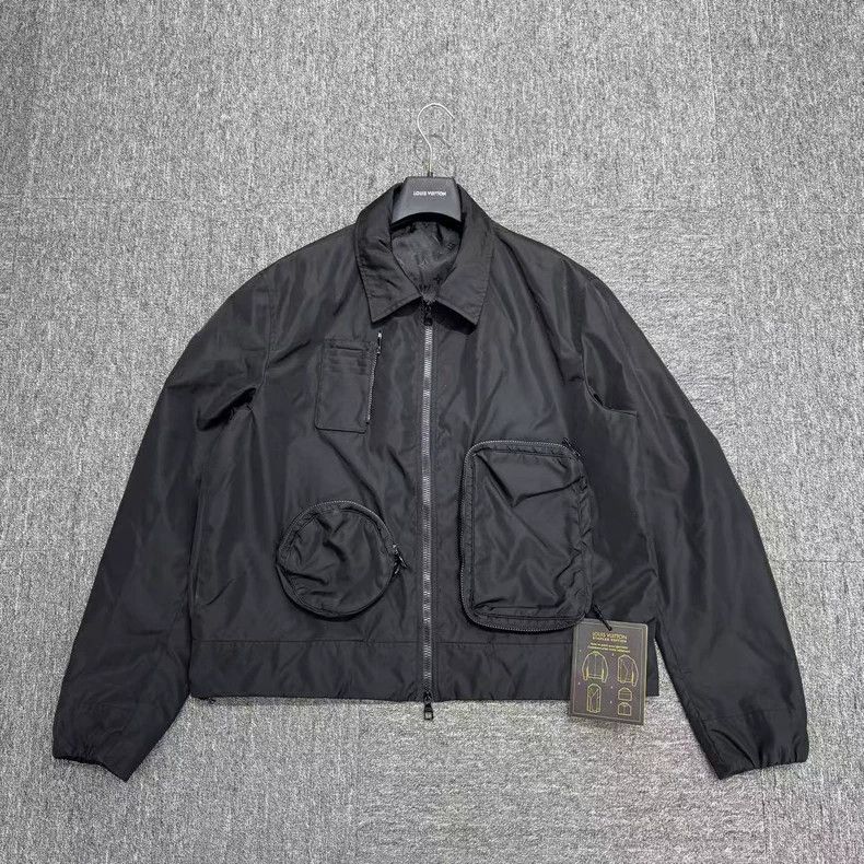 Louis Vuitton Louis Vuitton Multi-pocket functional jacket with presbyopi Size US M / EU 48-50 / 2 - 1 Thumbnail