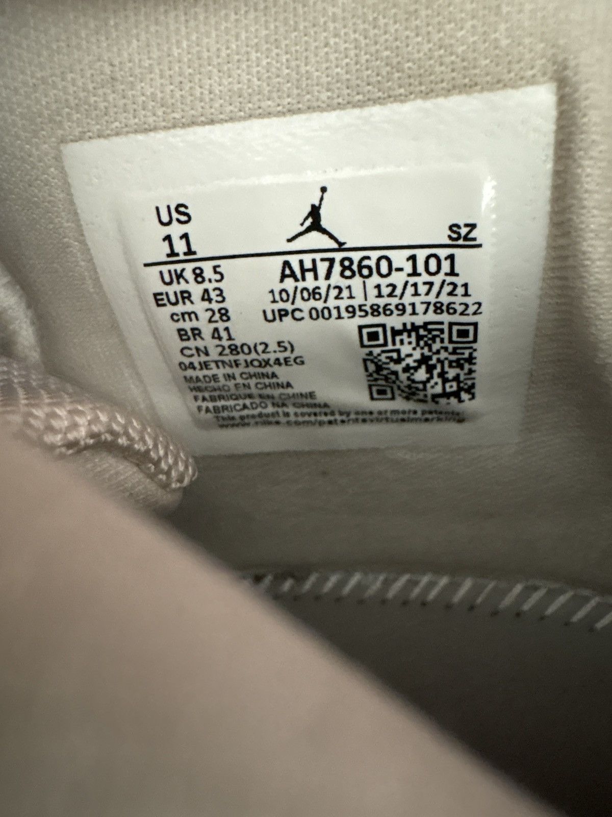 Jordan Brand Jordan 11 Low Pure Violet Size US 9.5 / EU 42-43 - 9 Thumbnail