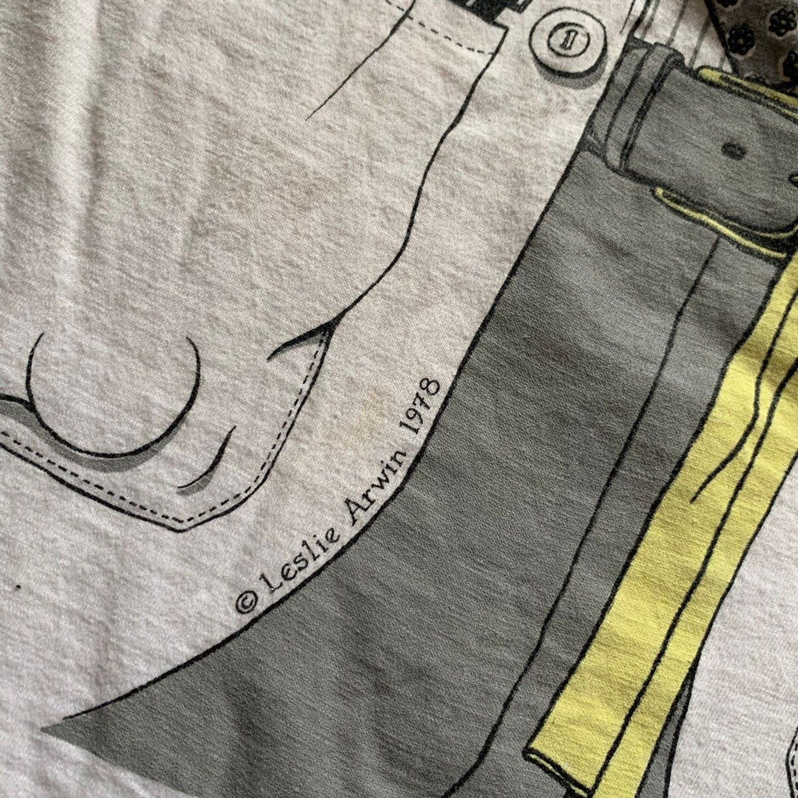 Hanes Vintage 1978 Leslie Arwin Doctors Outfit AOP T Shirt Medium Size US S / EU 44-46 / 1 - 3 Thumbnail