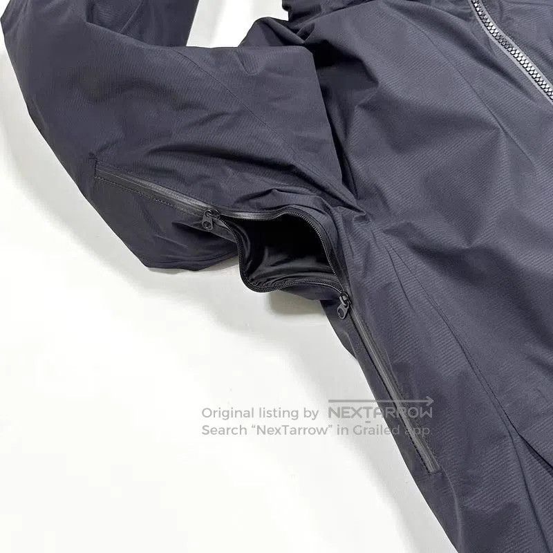 Attachment Black Hooded Parka - Size M. Size US M / EU 48-50 / 2 - 4 Thumbnail