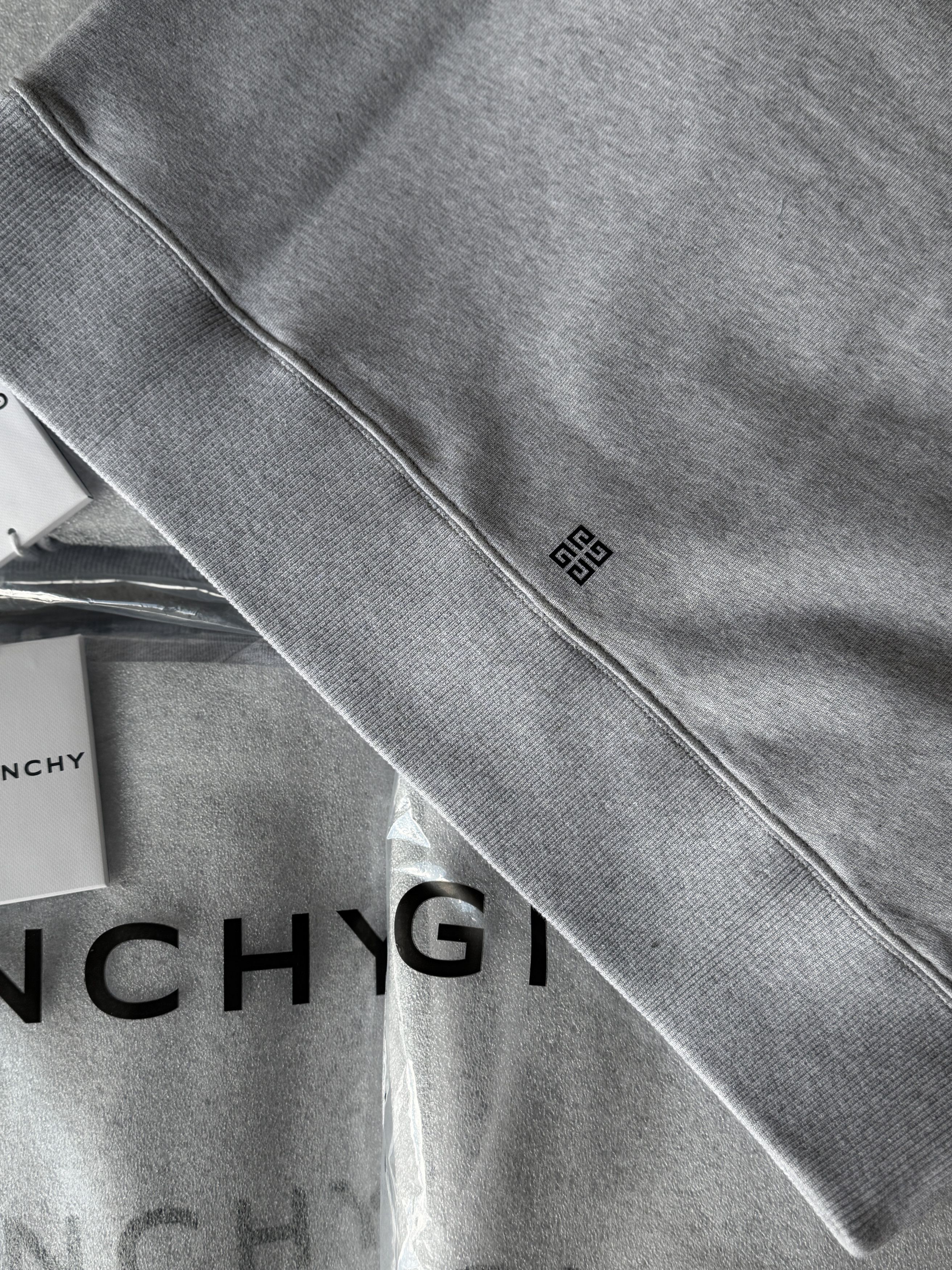 Givenchy Givenchy Hoodie Size US L / EU 52-54 / 3 - 4 Thumbnail