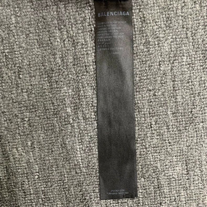 Balenciaga Balenciaga Black inverted logo long sleeve Size US S / EU 44-46 / 1 - 7 Thumbnail