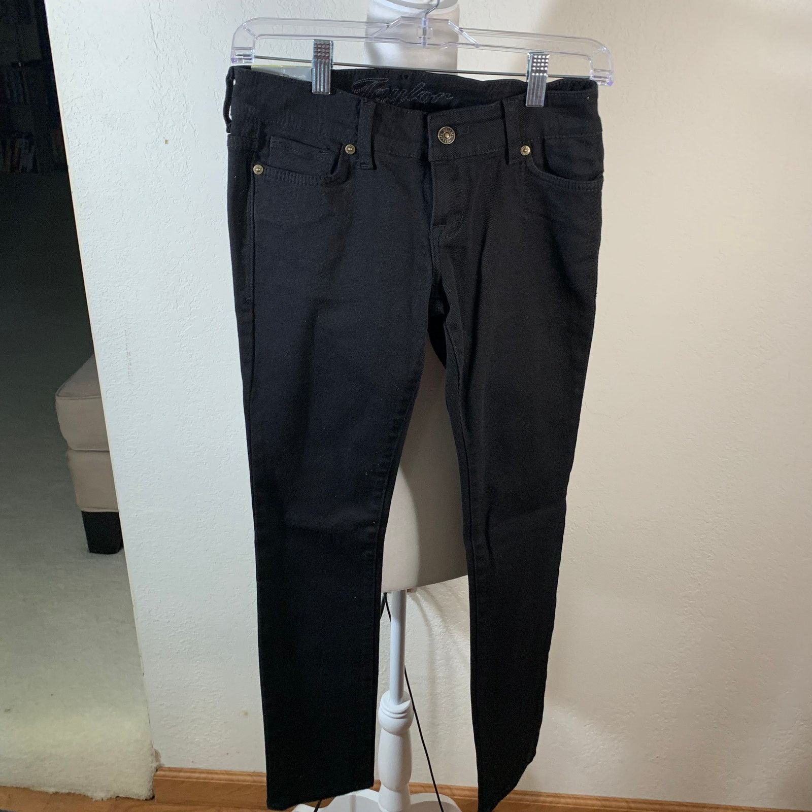 Other Taylor Women's Black Skinny Jean Size 32" Size 32" / US 10 / IT 46 - 1 Thumbnail