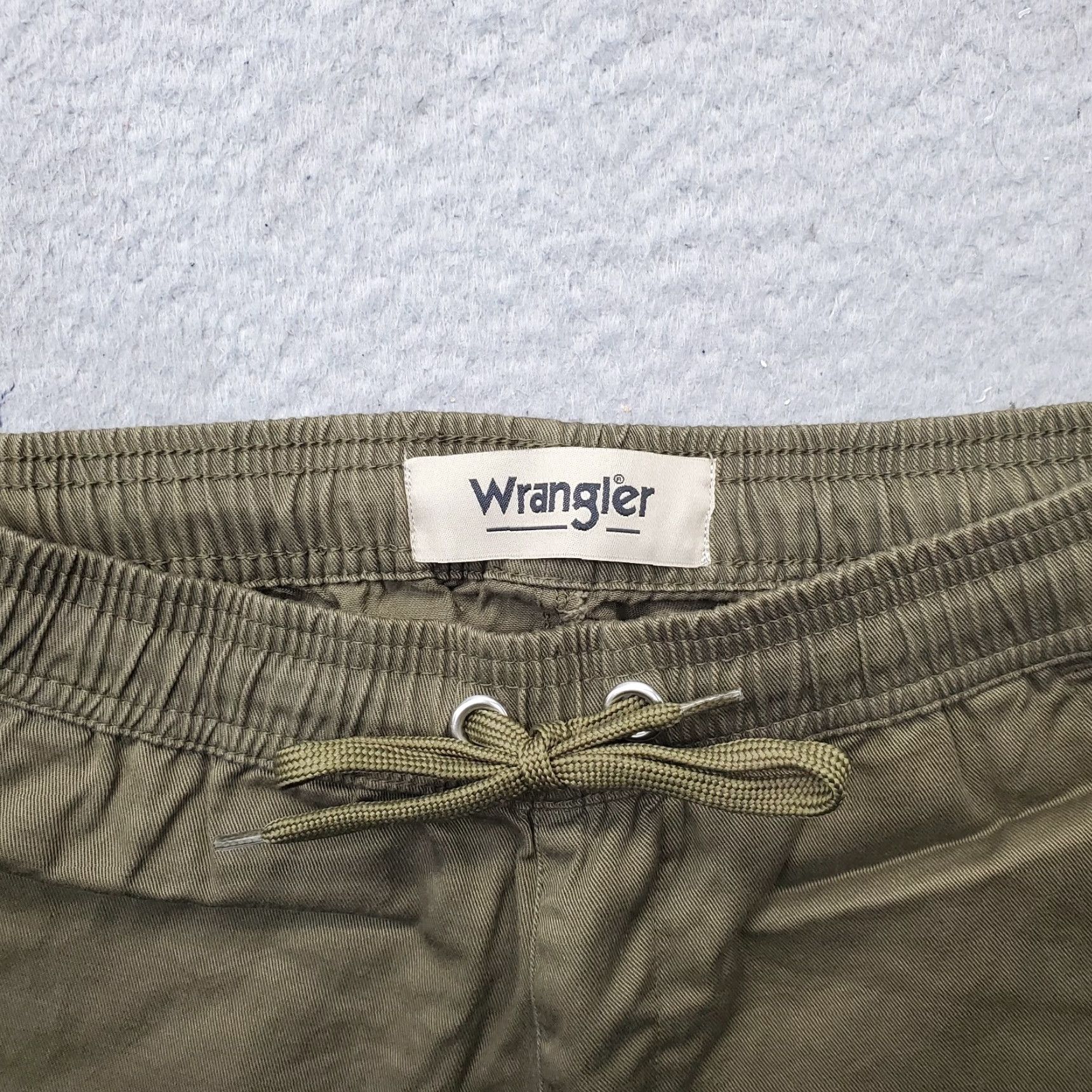 Wrangler Wrangler Mens Bermuda Shorts Drawstring Elastic Waist Patch Logo Green 7.25 Inseam Regular Size M Casual Summer Outdoor Clothing Mens Size US 31 - 6 Thumbnail