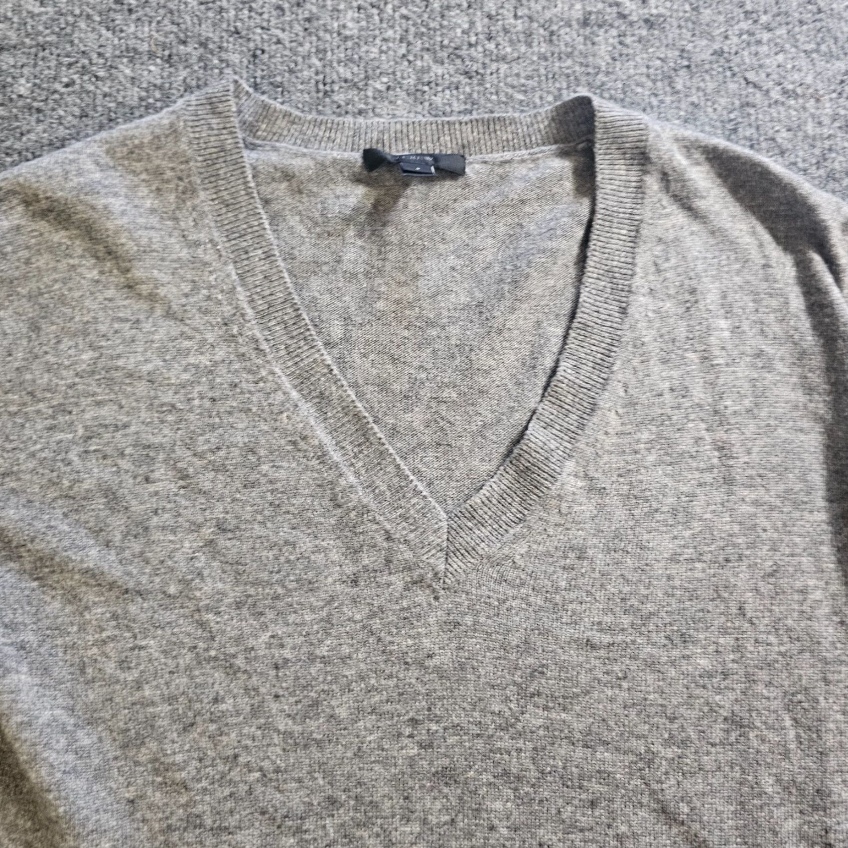 J.Crew J.CREW Sweater Top Womens Small Gray Wool Button Cuffs V-Neck Casual Career Shirt Size S / US 4 / IT 40 - 2 Thumbnail