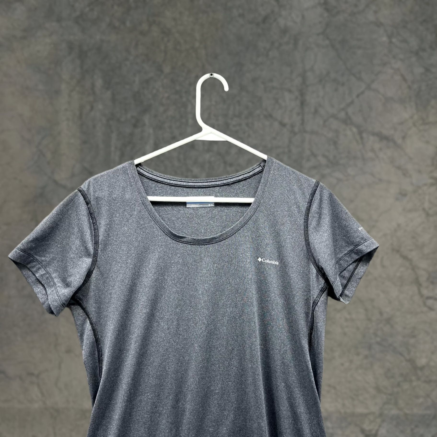 Vintage Columbia Shirts Women Medium Heather Gray Athletic Omni Wick Stretch Shirt Ladies Gray All Seasons Short Sleeve Pullover Casual Size L / US 10 / IT 46 - 1 Thumbnail