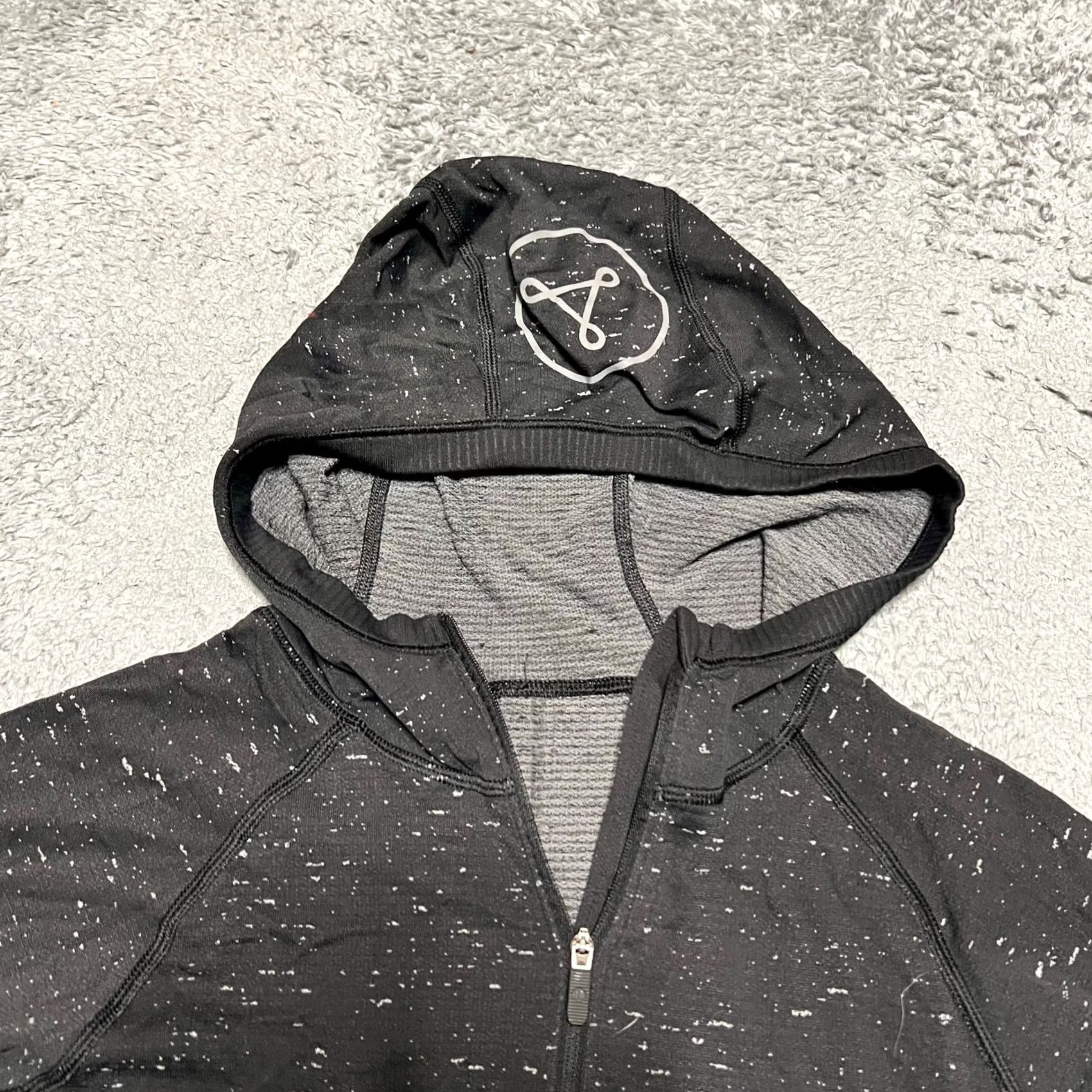 Lululemon Lululemon Hoodie Shirt Womens 4 Pullover Swiftly Tech 1/2 Zip Thumbholes Running Black Heather 4 Womens Size S / US 4 / IT 40 - 2 Thumbnail
