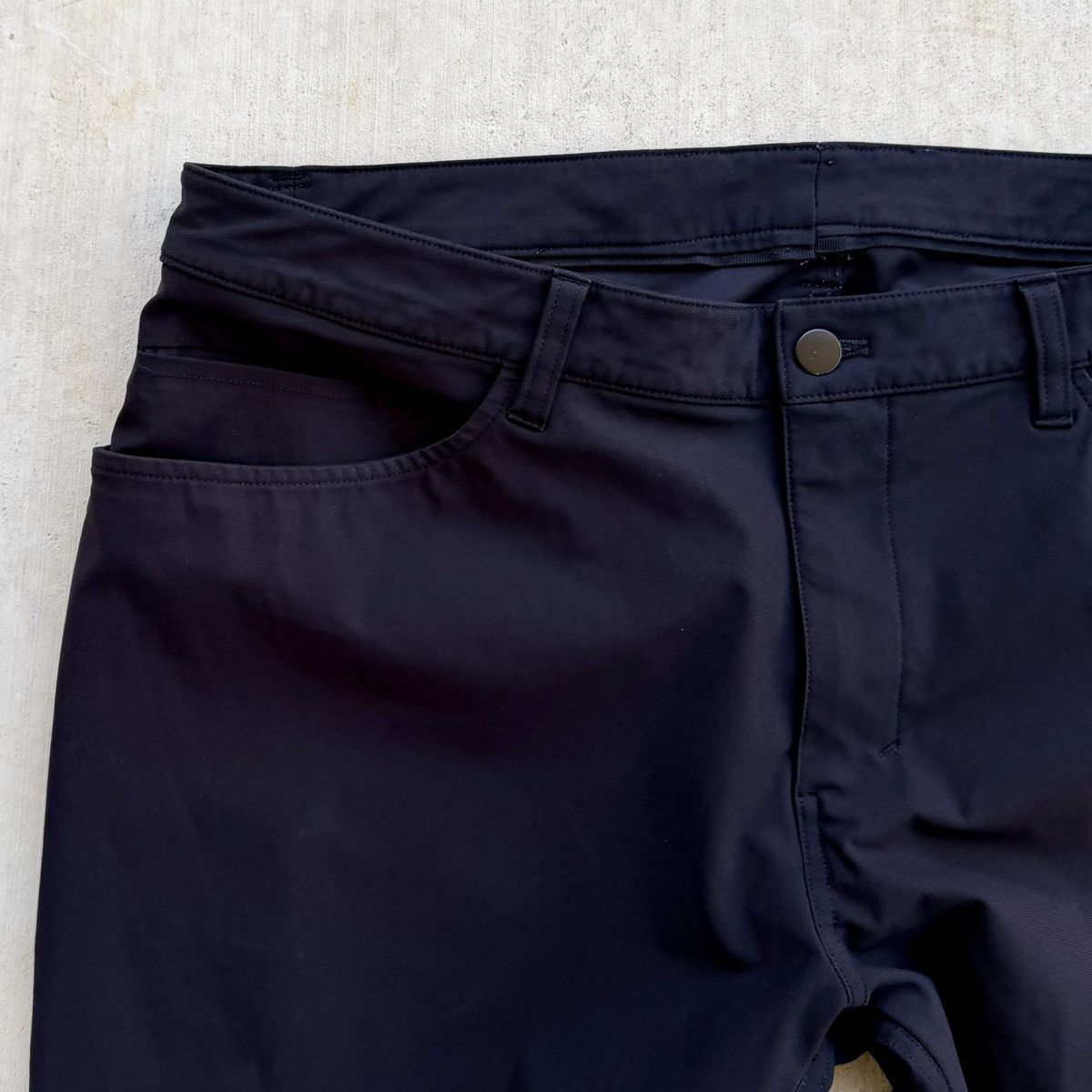Lululemon Lululemon ABC Warpstream Pants Black Men Size 40 Golf Size US 40 / EU 56 - 2 Thumbnail