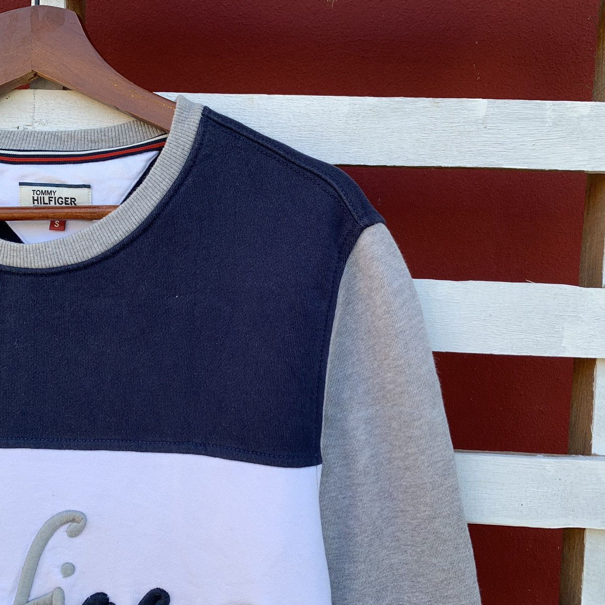 Tommy Hilfiger × Tommy Jeans Tommy Hilfiger Denim Sweatshirt Embroidered Logo Size US M / EU 48-50 / 2 - 4 Thumbnail