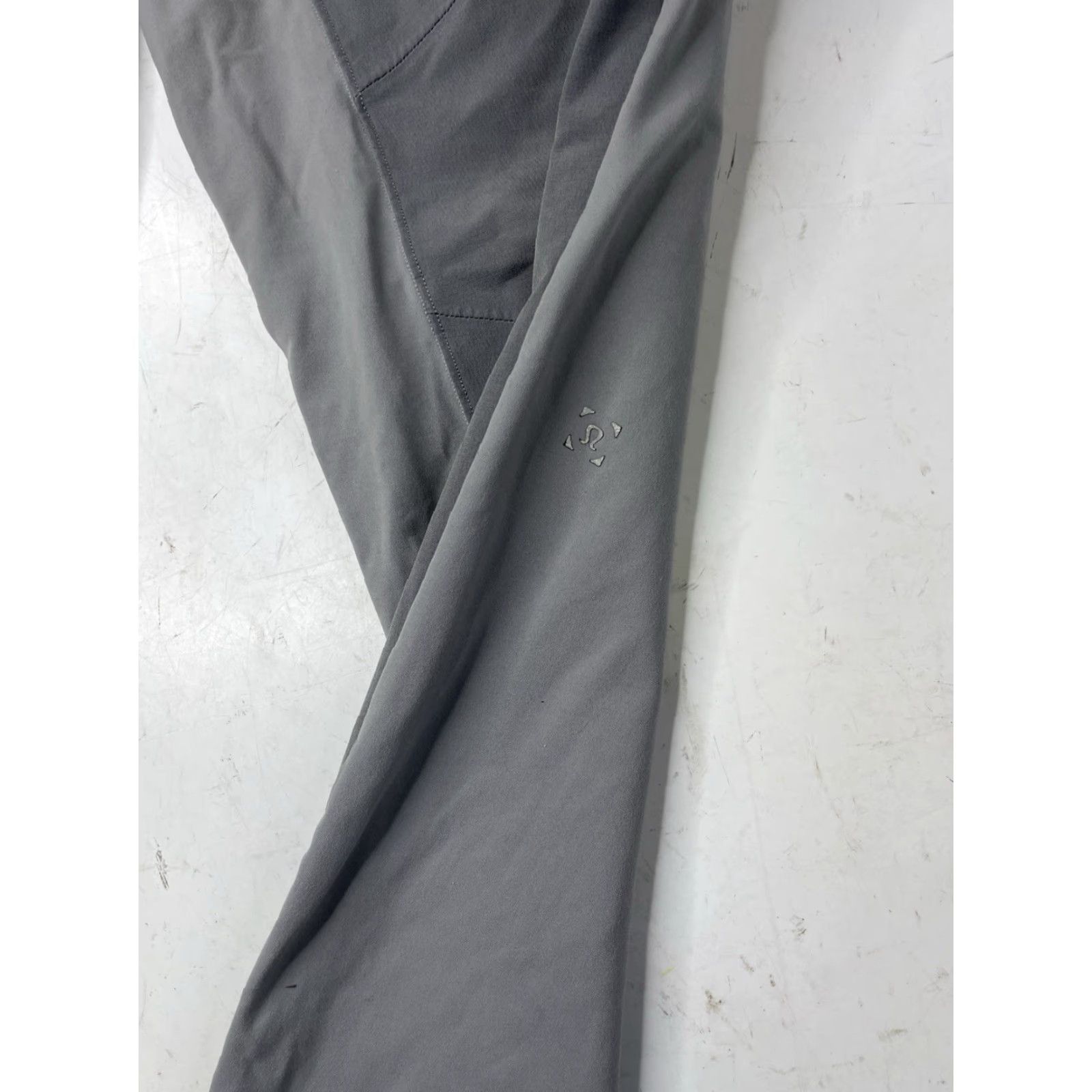 Lululemon Lululemon Men's Switch Up Pant 28.5" Asphalt Grey / Light Cast Size Medium Jogger Slim Straight Pant Athletic Regular Mens Size US 31 - 3 Thumbnail