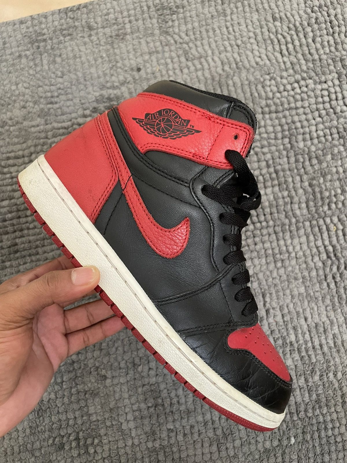 Nike Nike Air Jordan Bred 1 Size US 8 / EU 41 - 4 Thumbnail