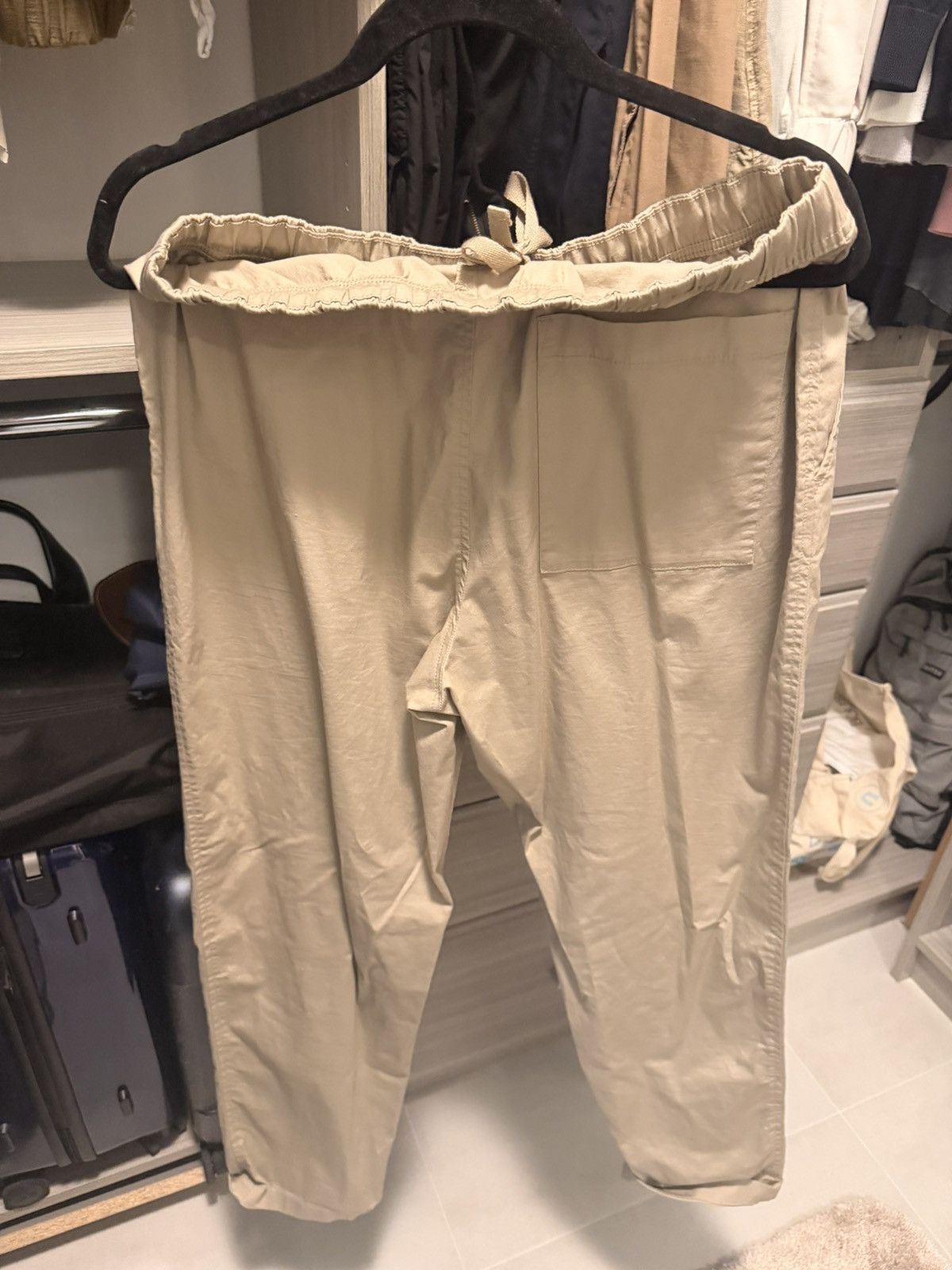 Uniqlo Beige casual chinos Size US 34 / EU 50 - 3 Thumbnail