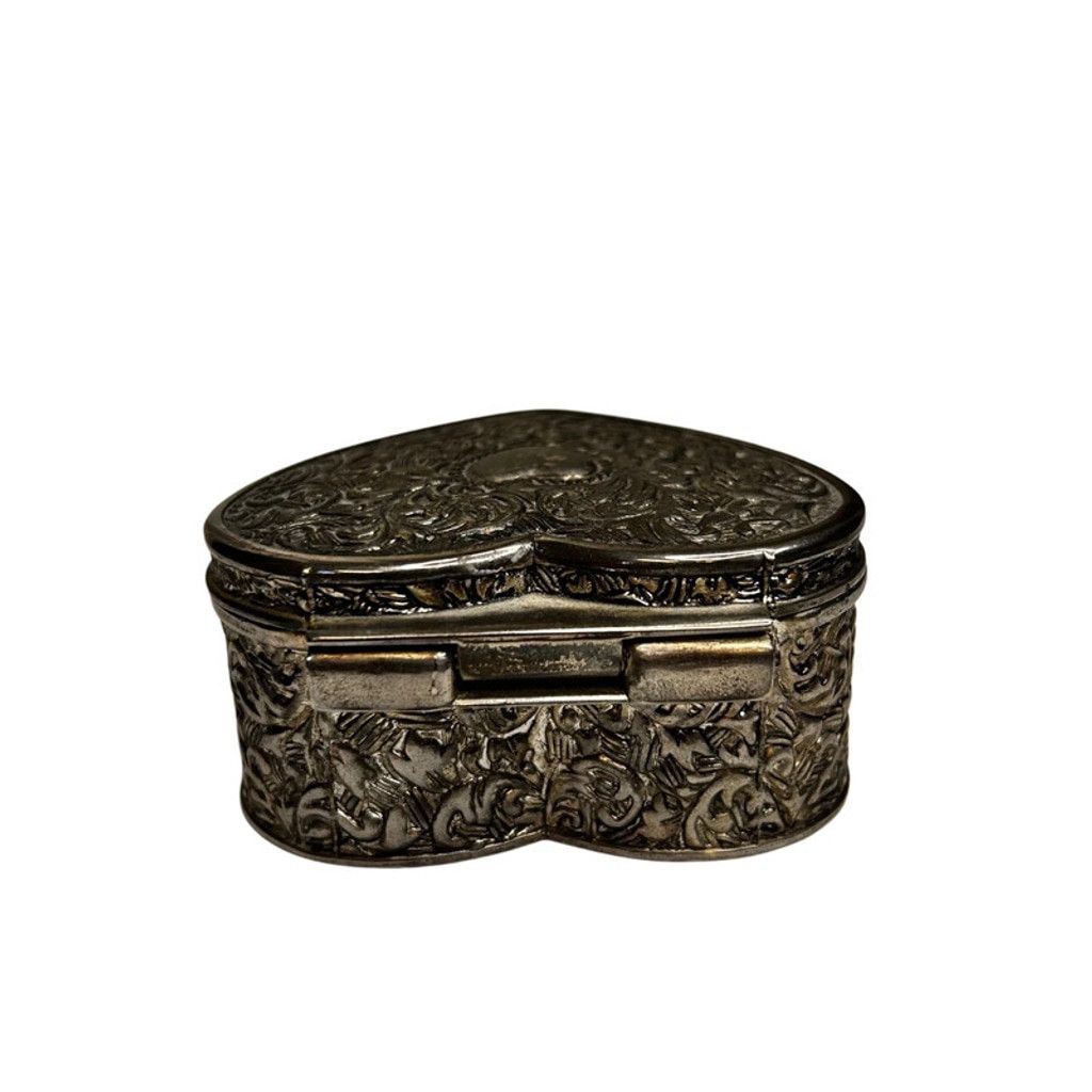 Vintage Vintage Silver Heart Jewelry Keepsake Box Coquette Size ONE SIZE - 4 Thumbnail