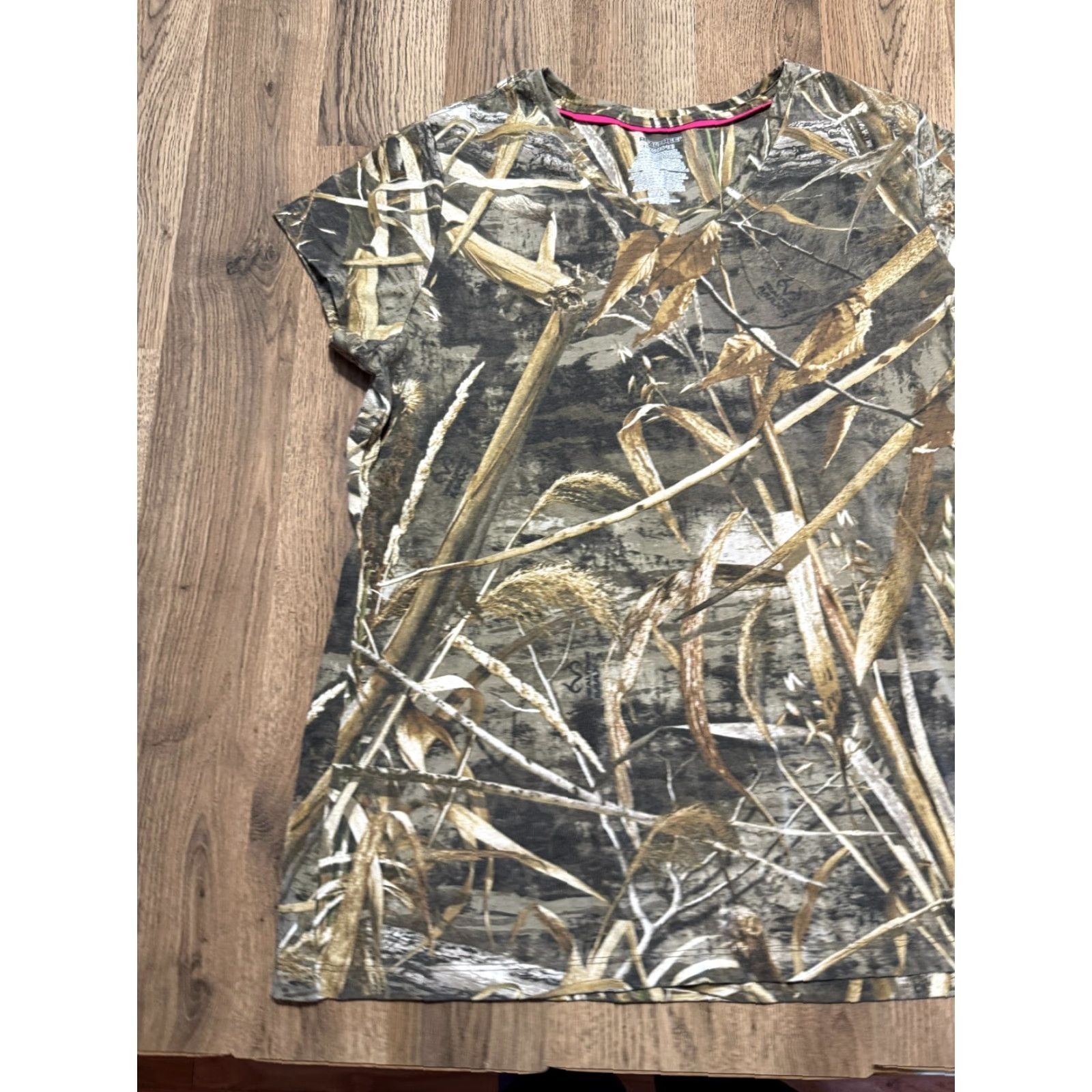 Realtree Realtree Shirt Women's XL V-Neck Camouflage Short Sleeve Knit Cotton Multicolor T-Shirt Casual Size XL / US 12-14 / IT 48-50 - 3 Thumbnail