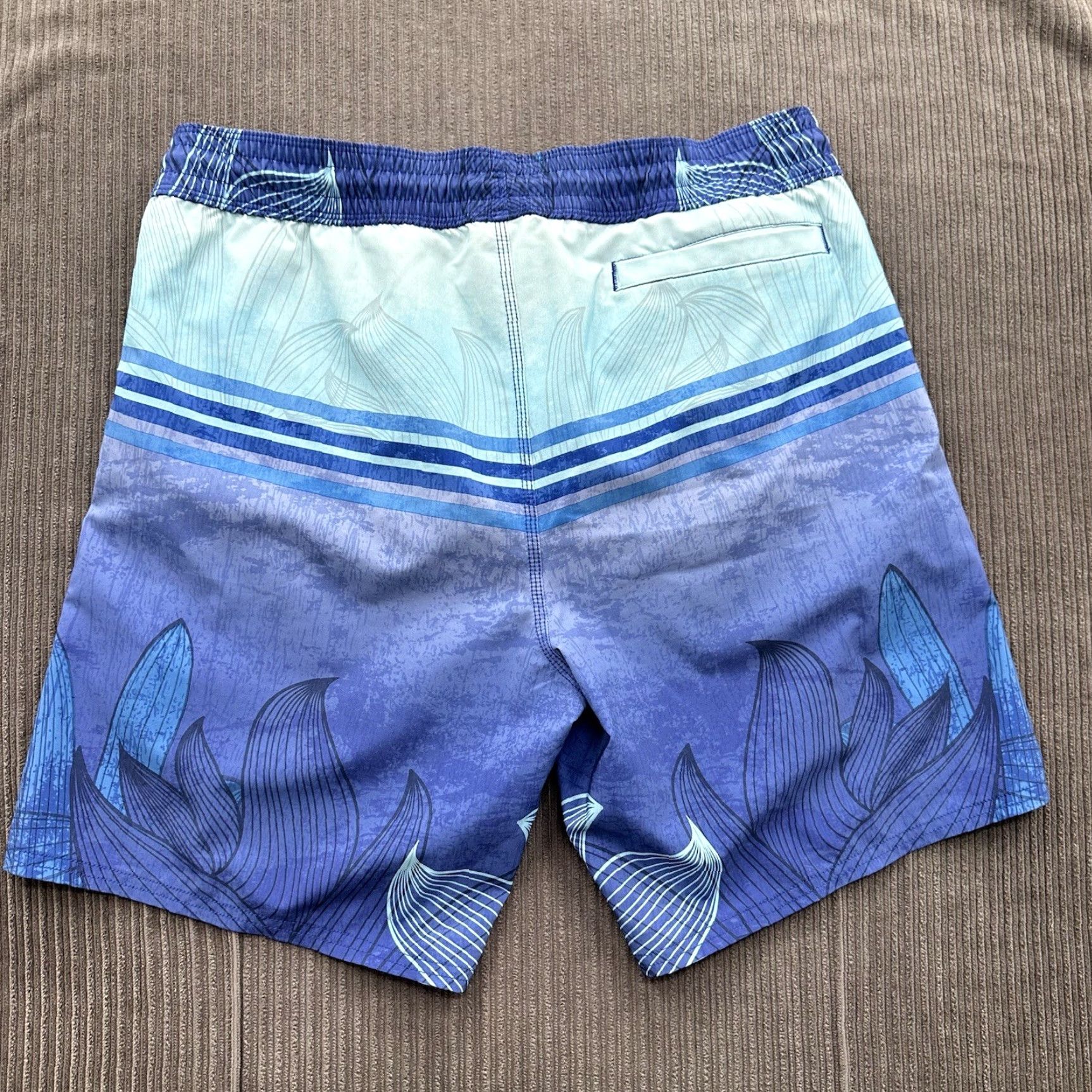 Oakley Oakley Men Board Short L Multicolor Floral Inseam 8 Beach Surf Casual 5-Pocket Mens Regular Style Boardshorts Size US 33 - 2 Thumbnail