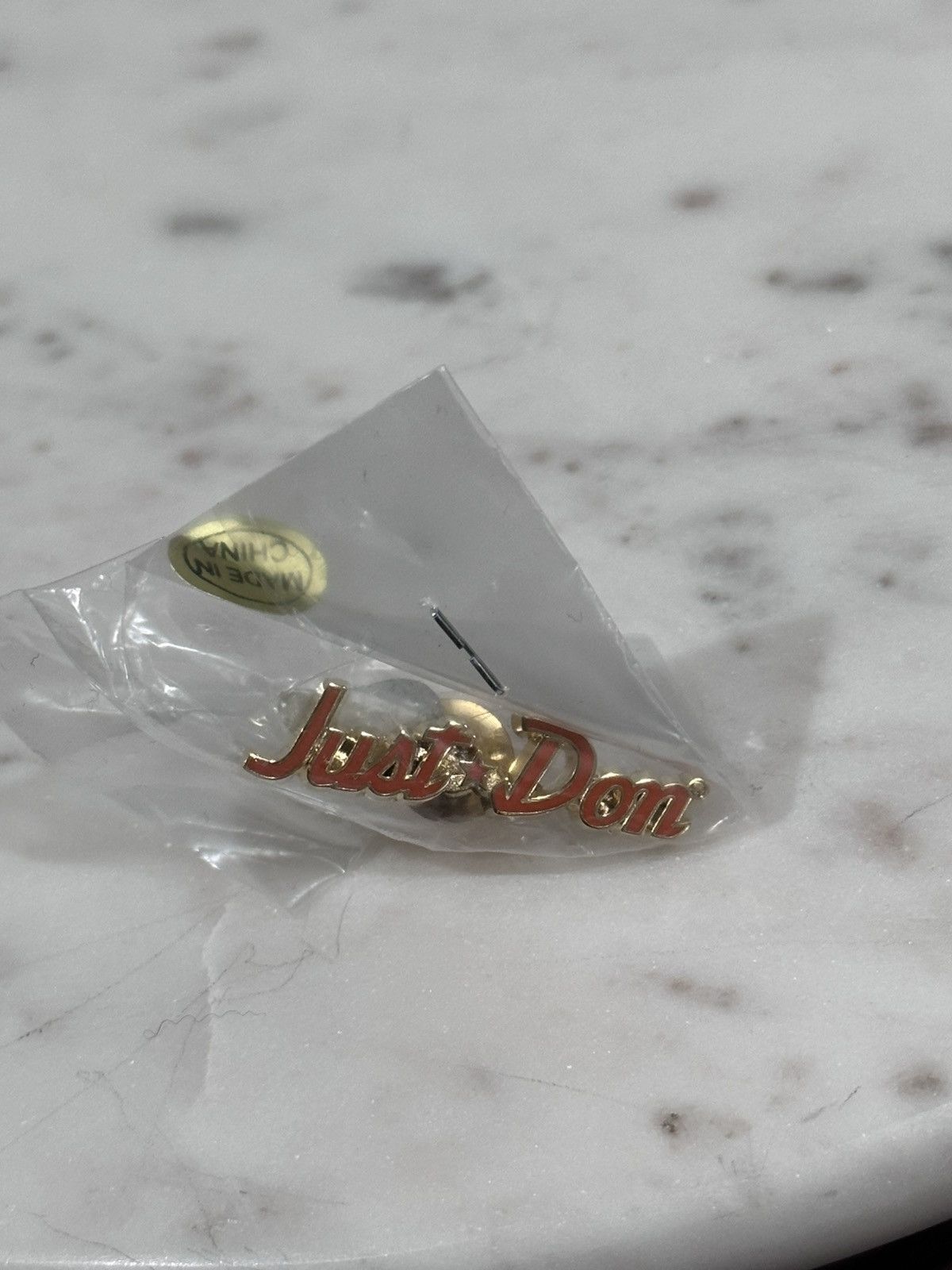 SUPREME FUCK EVERYBODY PIN