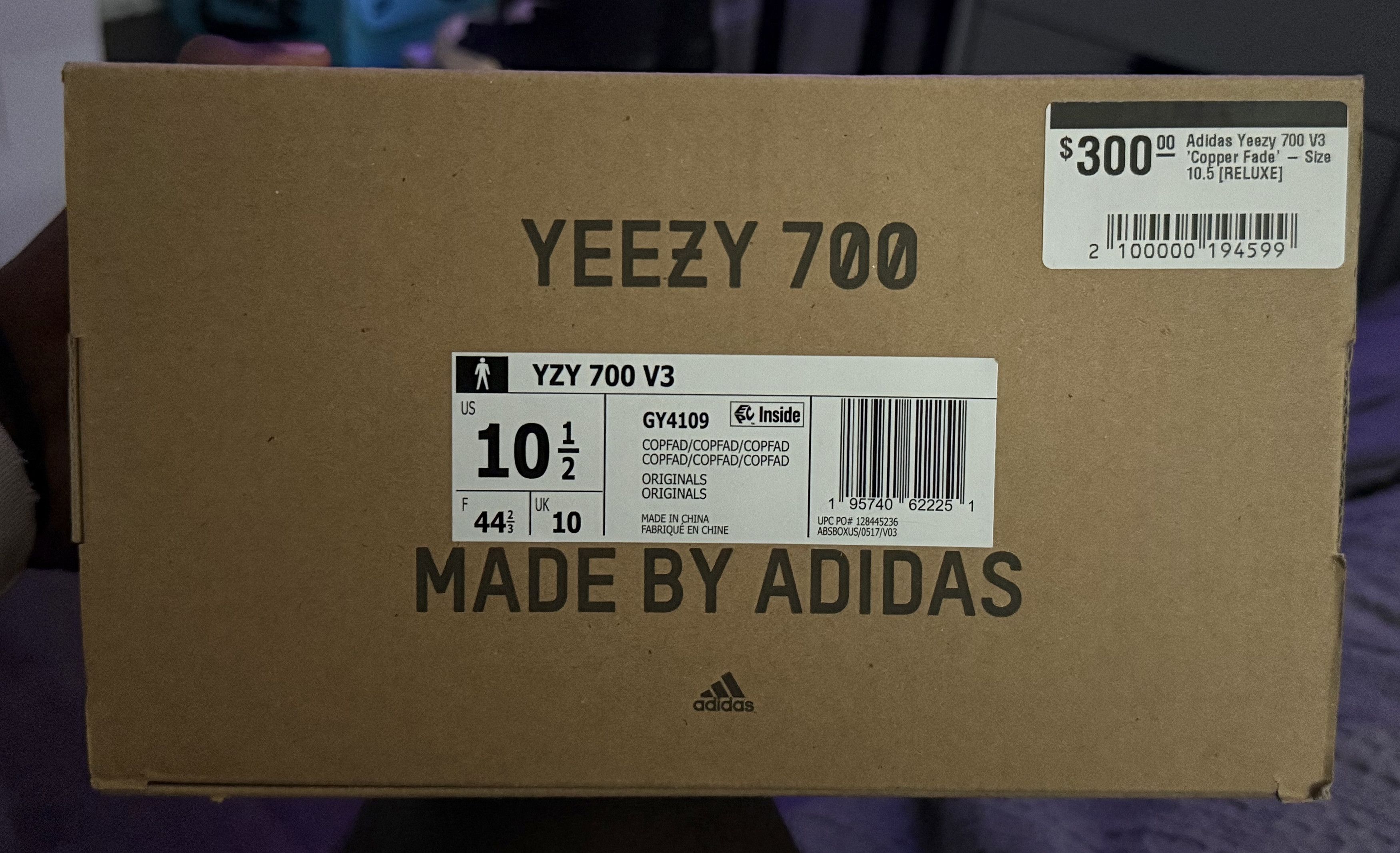 Yeezy Yeezy 700v3 copper fade Size US 10.5 / EU 43-44 - 7 Thumbnail