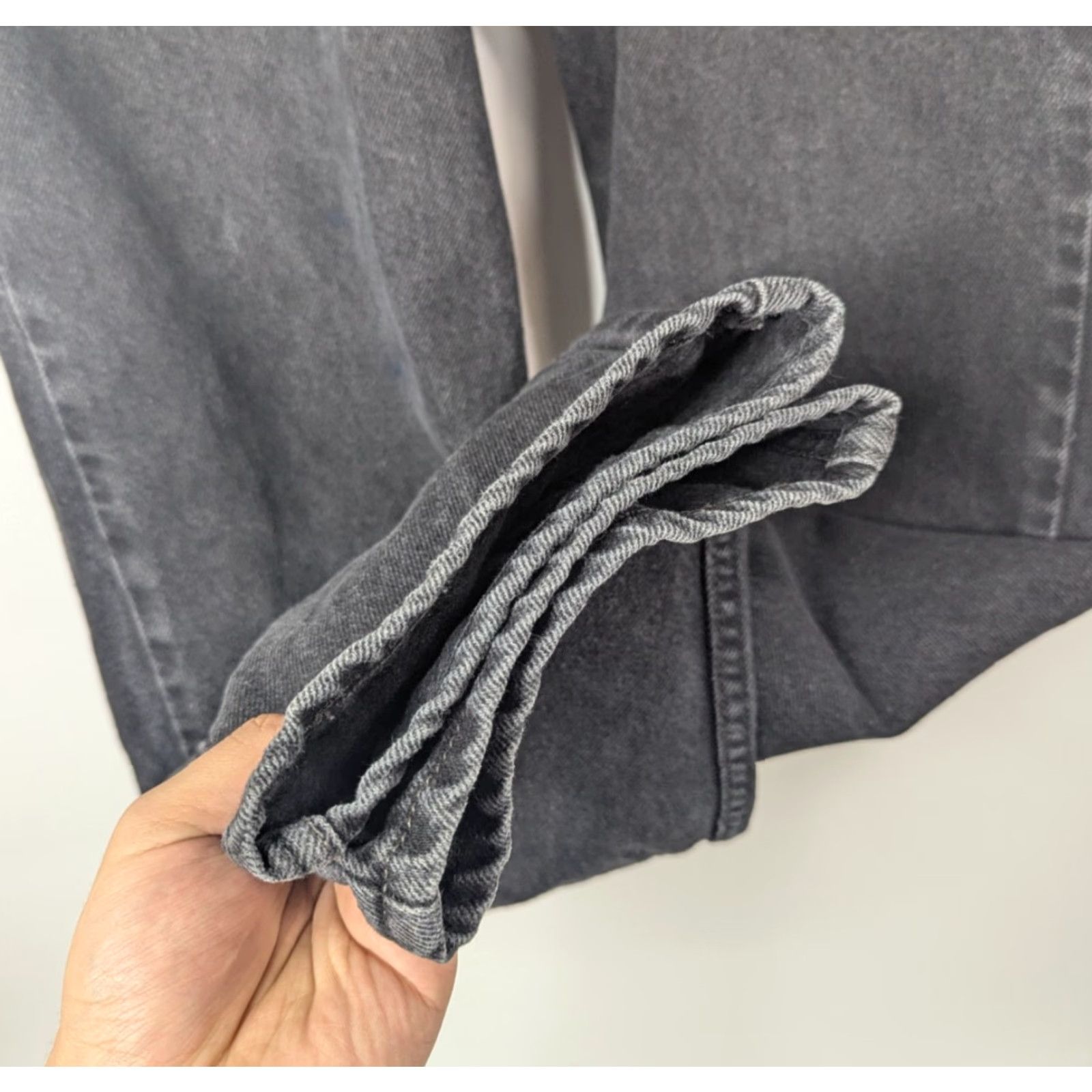 Levi's VINTAGE Levi's 550 Jeans Mens 30x32 Black Denim Relaxed Fit Straight 30in Inseam 28in Waist Grunge City Skate N/A Size US 30 / EU 46 - 4 Thumbnail