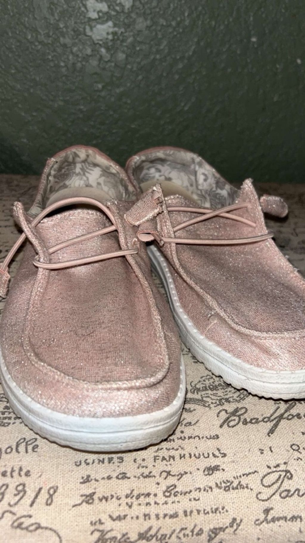 Other Women's Hey Dude Pink Sparkling Wendy Flats & Loafers Size 6 Size US 6 / IT 36 - 5 Thumbnail