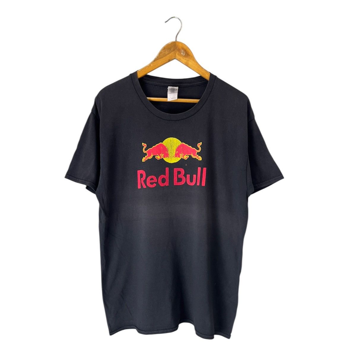 Gildan × Red Bull Red Bull Tee Size US XL / EU 56 / 4 - 1 Thumbnail