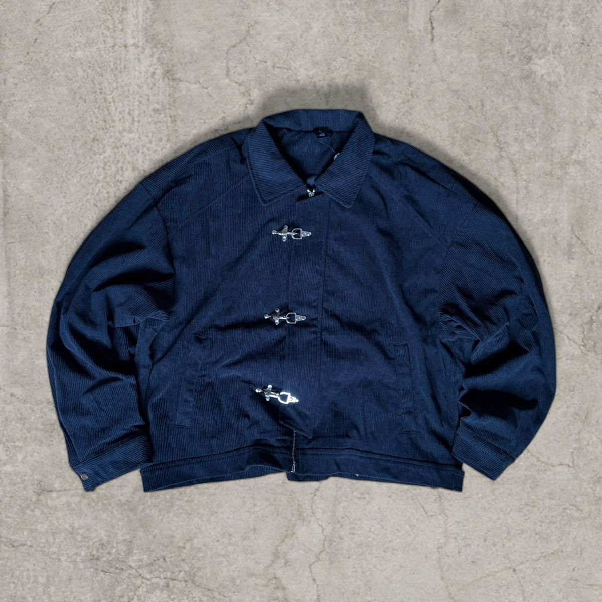 Japanese Brand Cool corduroy military jacket in black with clasps. Size L Size US L / EU 52-54 / 3 - 1 Thumbnail