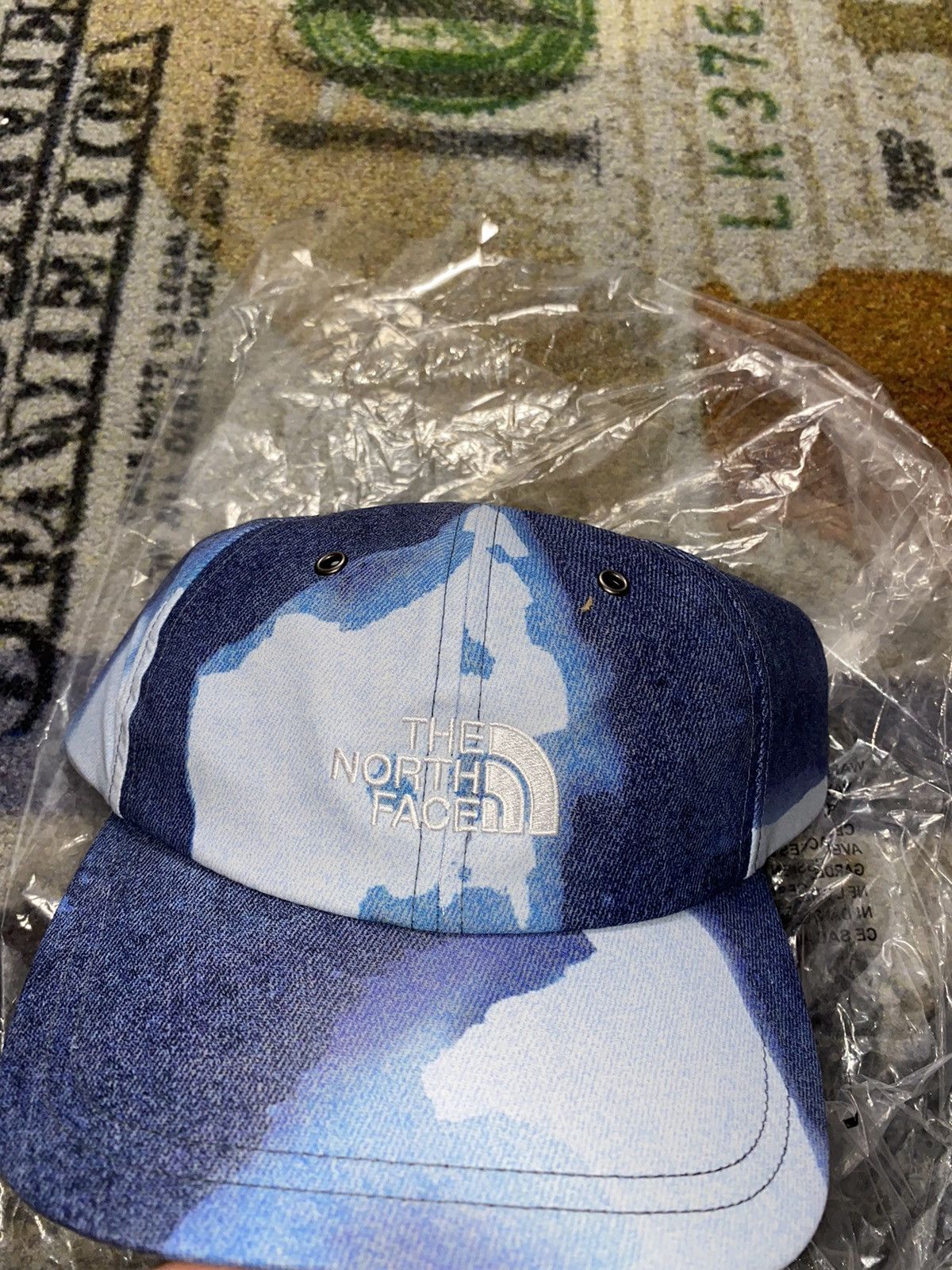 Supreme × The North Face Supreme x The North Face Bleached Denim Print 6-Panel Size ONE SIZE - 2 Thumbnail