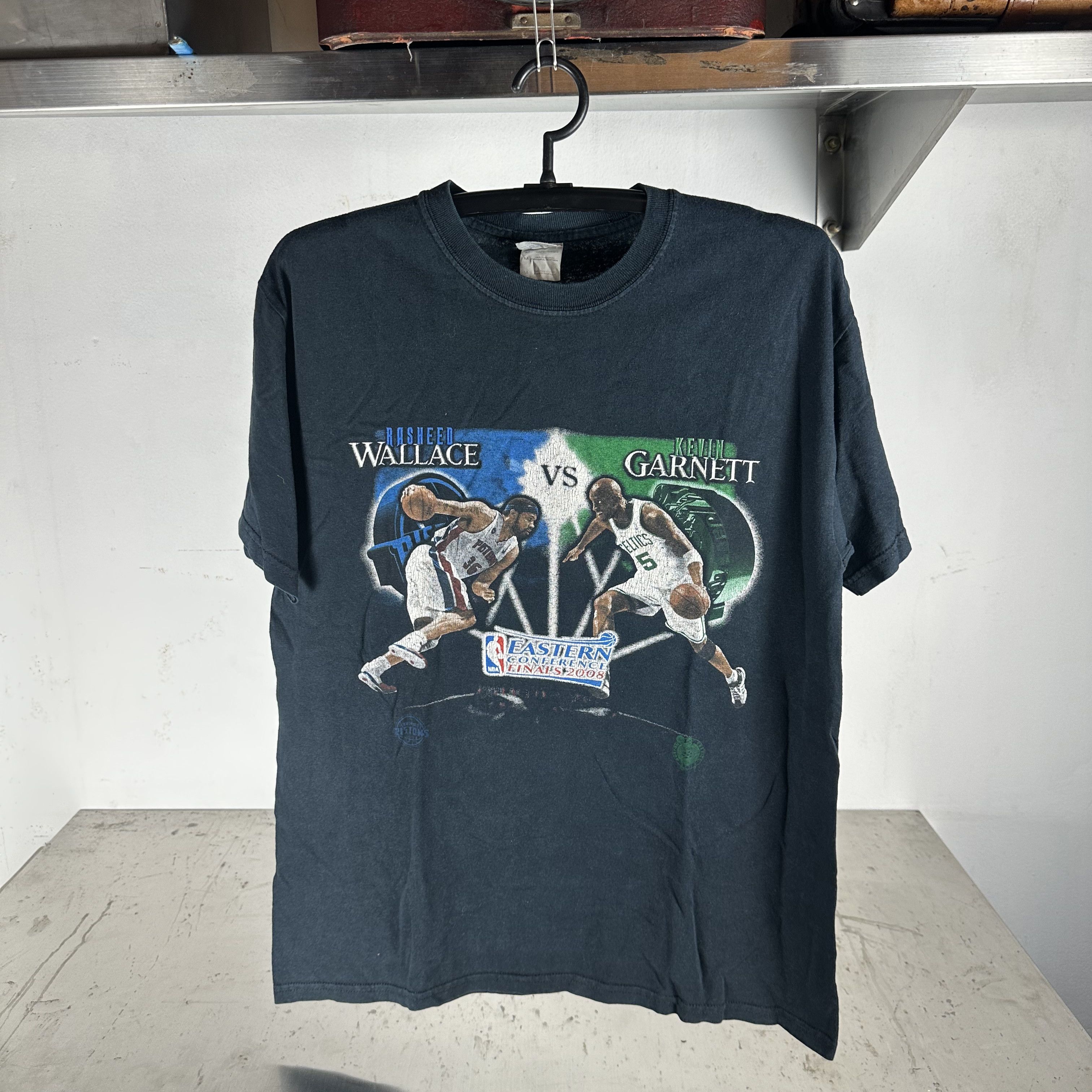 Vintage 2008 NBA Conference Finals Pistons VS Celtics T-shirt Size US XL / EU 56 / 4 - 1 Thumbnail