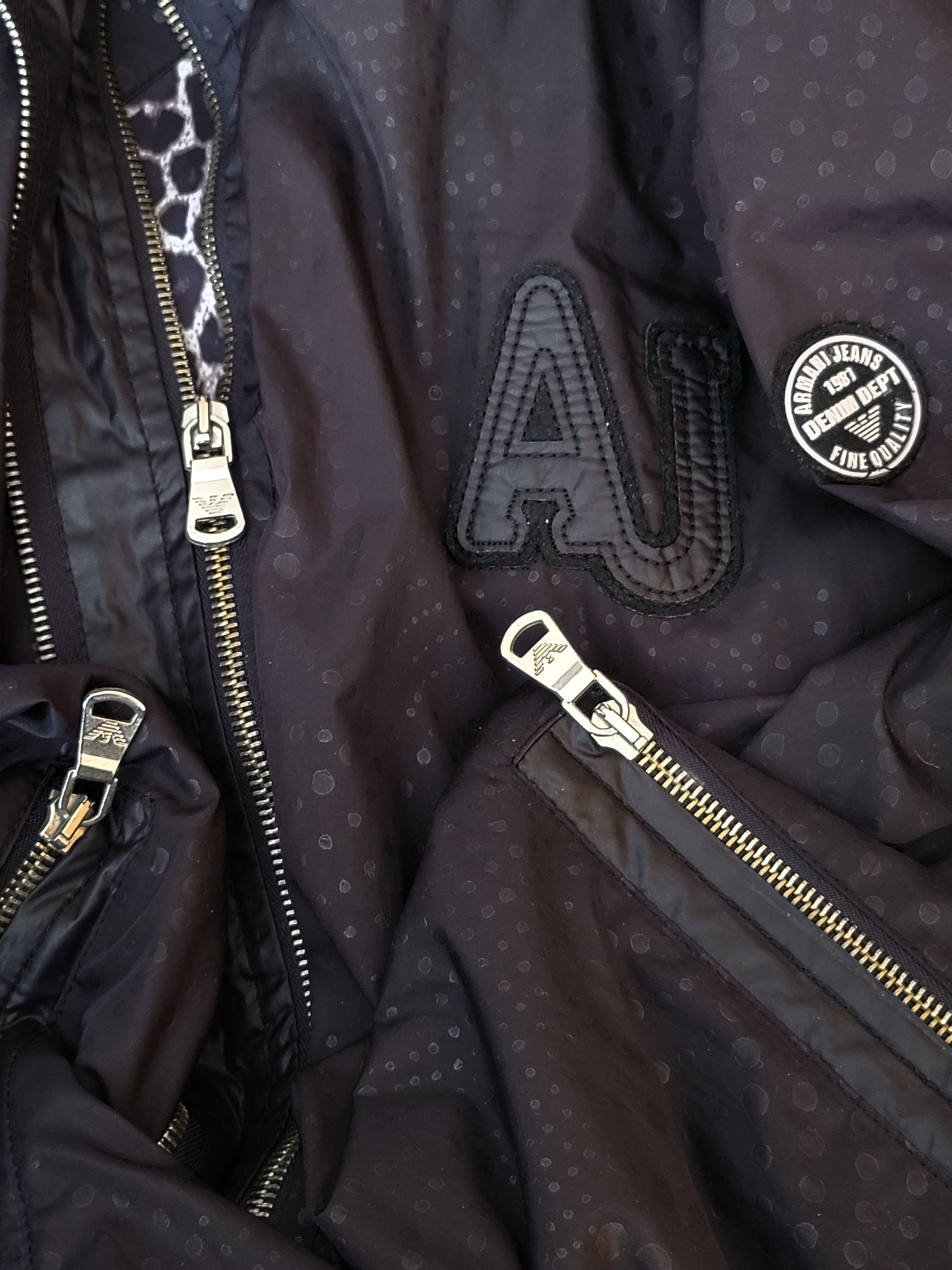 Armani bomber Armani Jeans 🇮🇹 Italy.Size XL but fit L. Size US XL / EU 56 / 4 - 7 Thumbnail