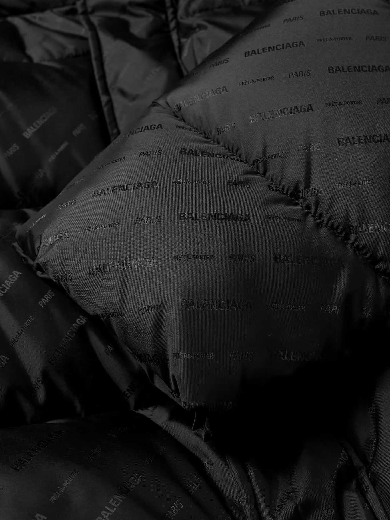 Balenciaga Balenciaga Oversized Quilted Logo Jacquard Puffer Jacket Size US L / EU 52-54 / 3 - 5 Thumbnail
