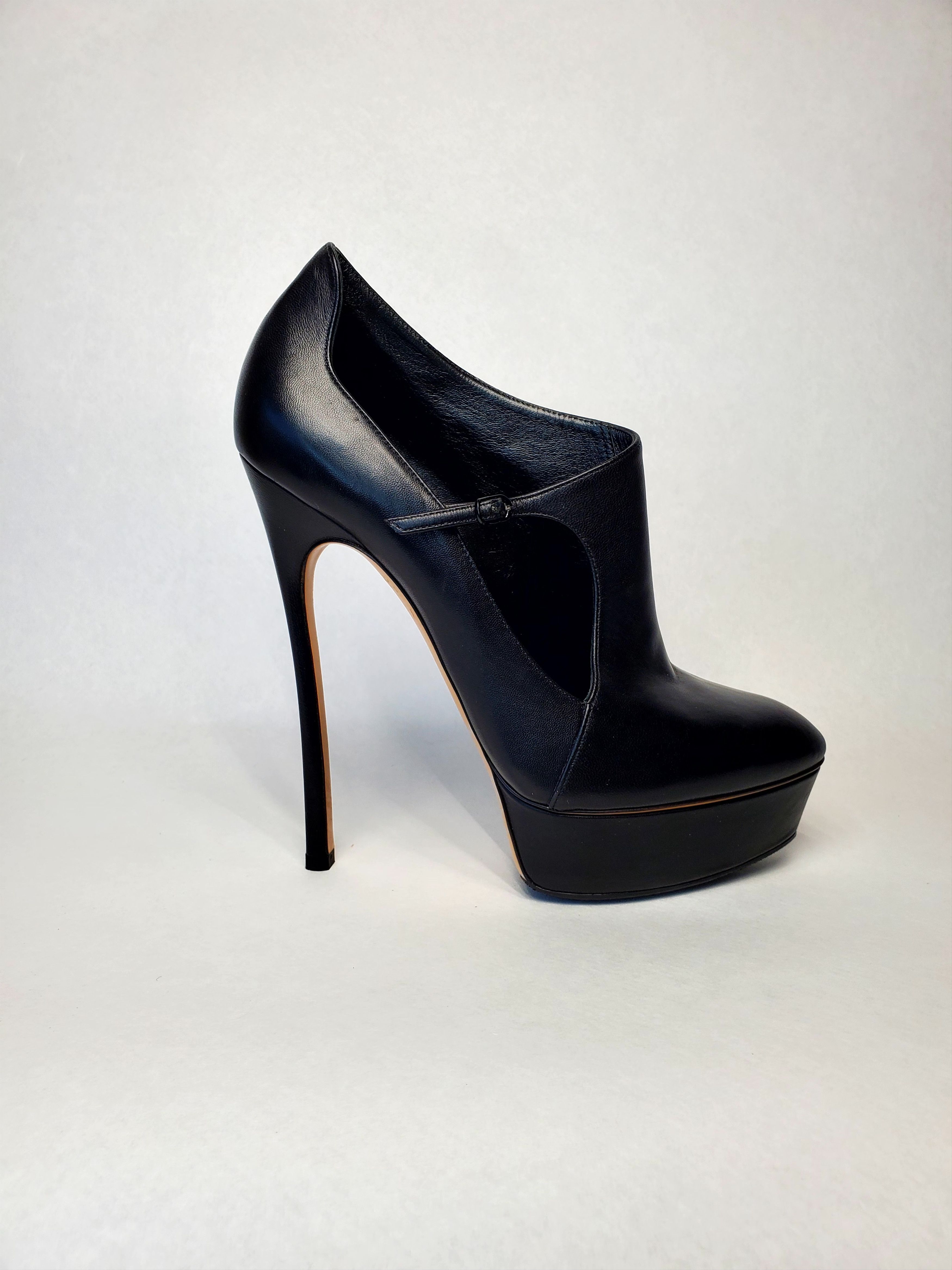 Casadei asadei Black Leather Ankle Boots 40 – New w/ Box & Dust Bag Size US 10 / IT 40 - 1 Thumbnail
