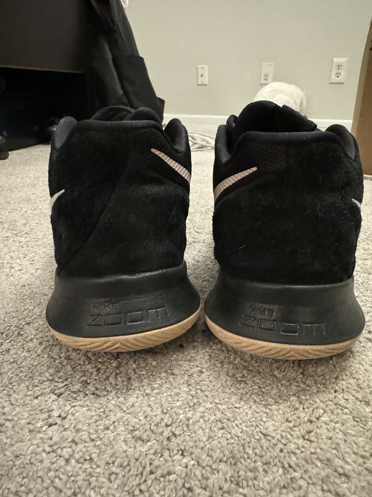 Nike Nike Kyrie 3 Black Suede Size US 9.5 / EU 42-43 - 3 Thumbnail