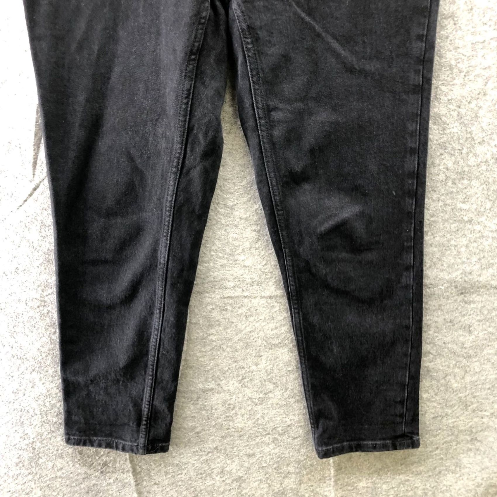 Everlane VINTAGE? No. Everlane Original Cheeky Jean Womens 24 Crop Black Organic Cotton High Rise Denim 5-Pocket Regular Womens Jeans 24 Black Cropped Slim? Size 42" / US 20 - 4 Thumbnail