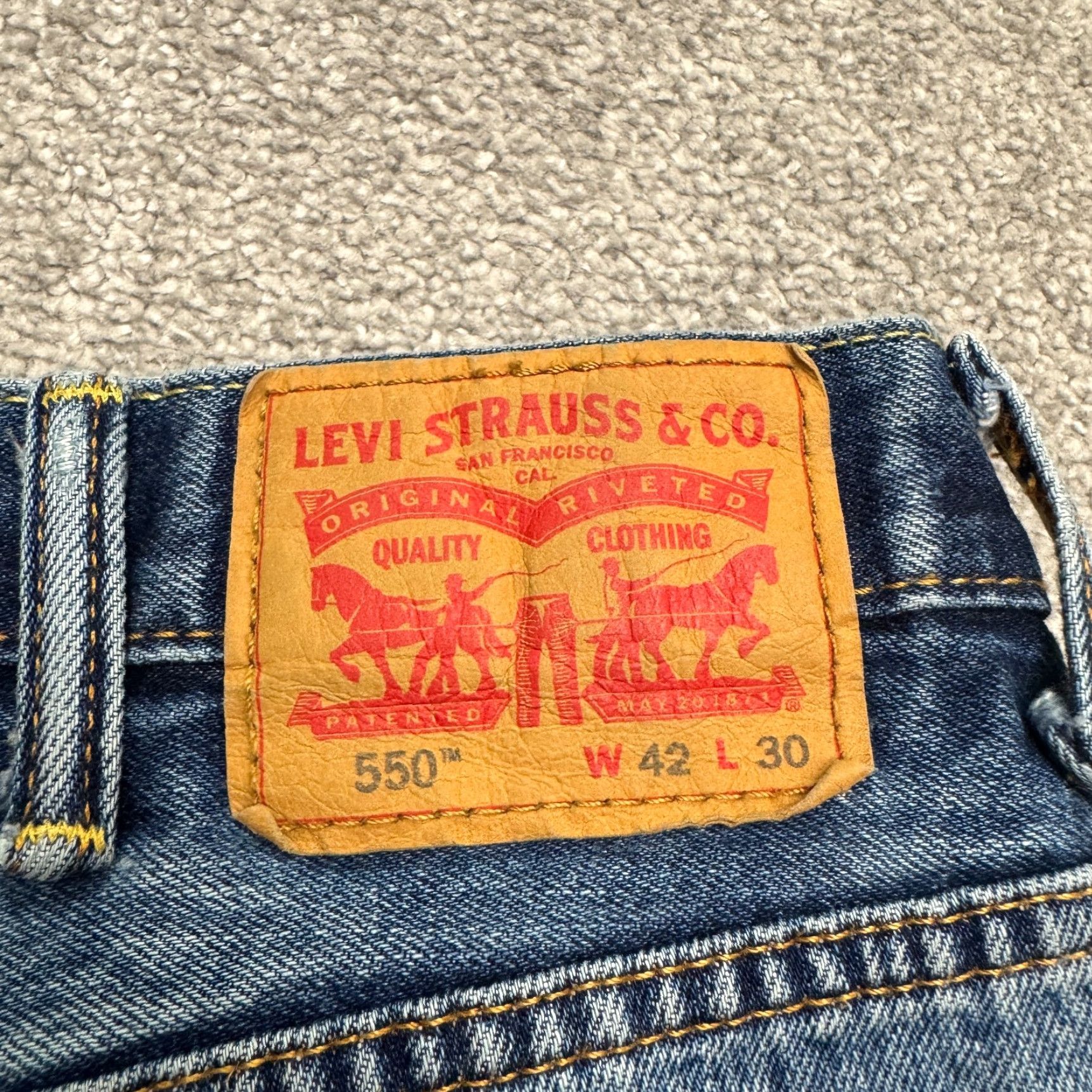 Levi's VINTAGE Levi's 550 Jeans - Denim Straight Leg - 42x29 M Blue Medium Wash Mens Regular Structured Comfort Size US 42 / EU 58 - 6 Thumbnail