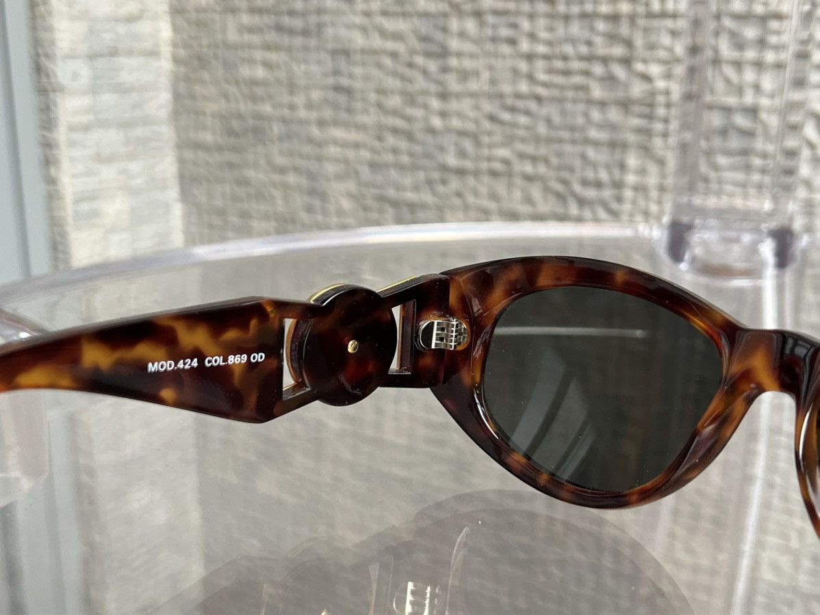 Versace Gianni Versace Medusa Logo Biggie Cat-Eye Sunglasses Unisex Size ONE SIZE - 9 Thumbnail