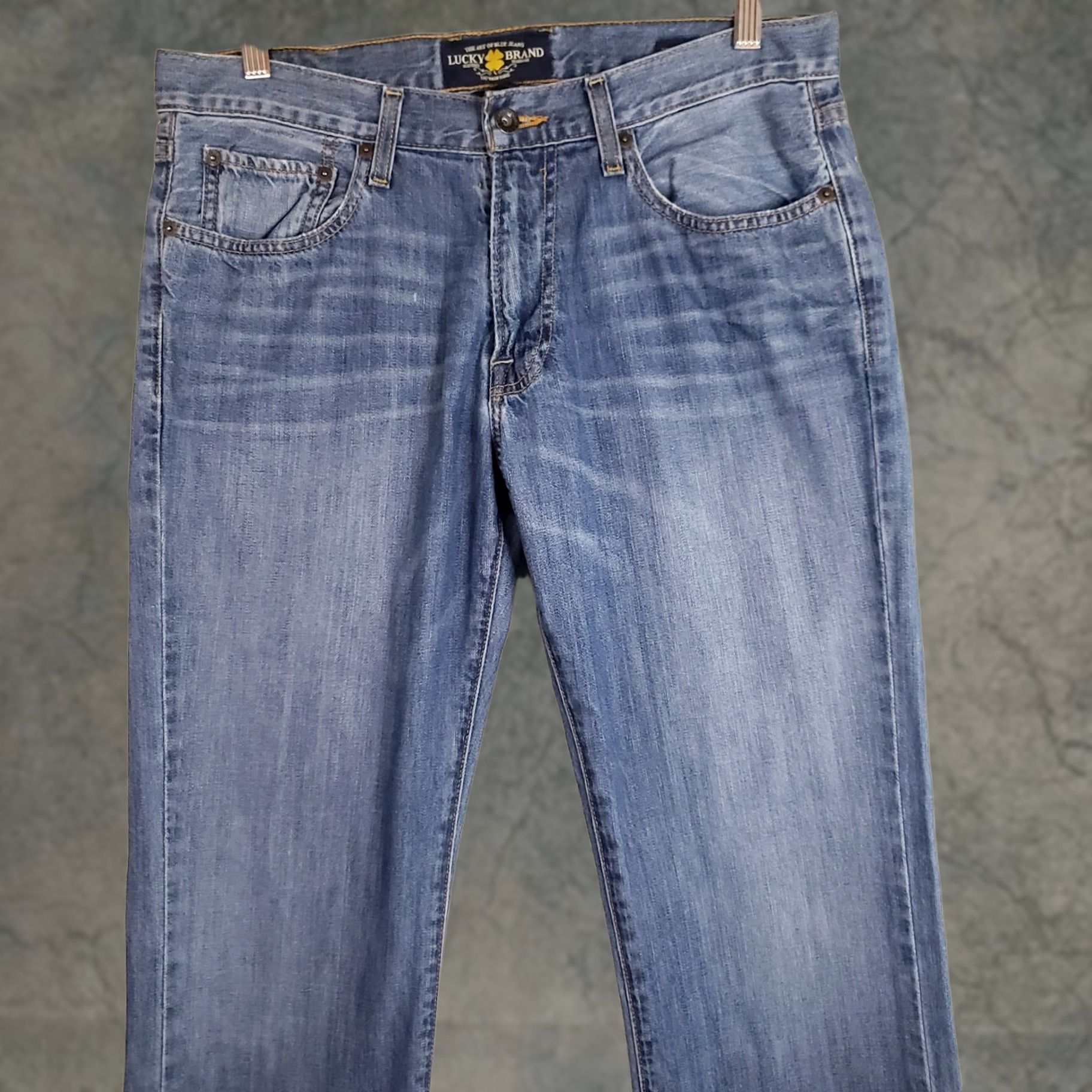 Lucky Brand Lucky Brand Jeans Men 32x32 Blue Denim 221 Straight 5-Pocket Regular Rise Cotton Polyester Jeans Mens Regular Wide Color Blue 32x32 Size US 32 / EU 48 - 1 Thumbnail