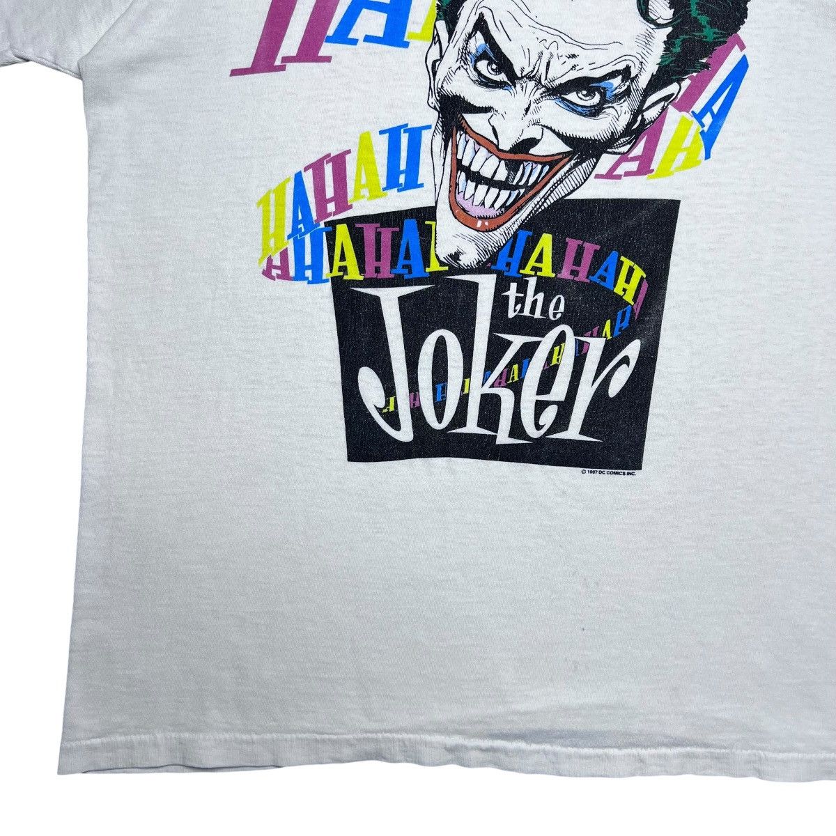 DC Comics 1987 The Joker Laughing Batman DC Comics Graphitti Tee Size US M / EU 48-50 / 2 - 6 Thumbnail