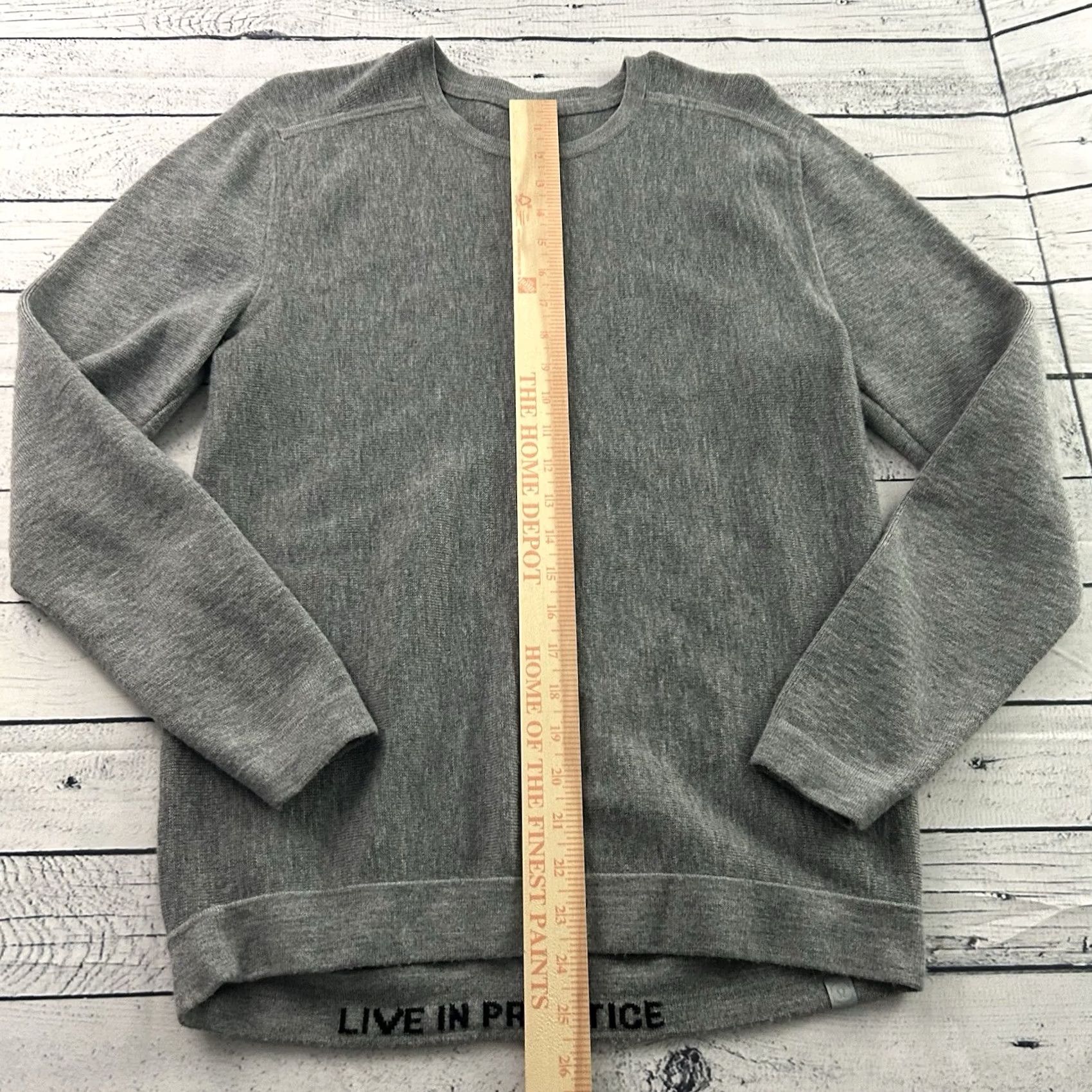 Lululemon Lululemon Sweater 100% Merino Wool Pullover Women's 8 Gray Size M / US 6-8 / IT 42-44 - 3 Thumbnail
