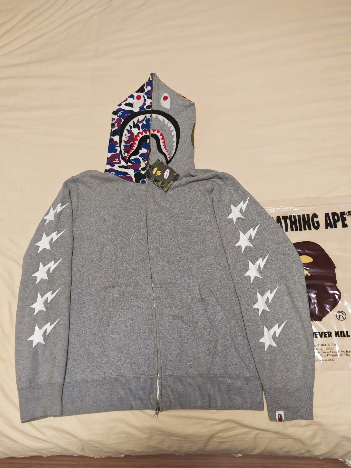 Bape Bape Hoodie XL Men Size US XL / EU 56 / 4 - 1 Thumbnail