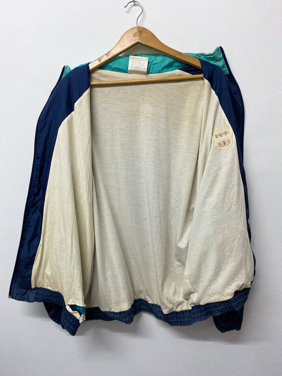 Adidas vintage 90s adidas nylon jacket embroided logo nice design Size US L / EU 52-54 / 3 - 11 Thumbnail