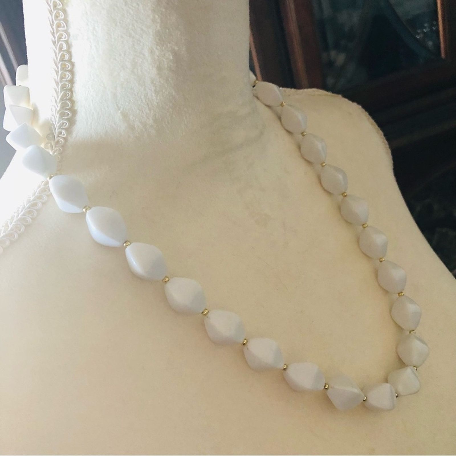 Vintage Vintage 80s white chunky bead necklace Size ONE SIZE - 3 Thumbnail