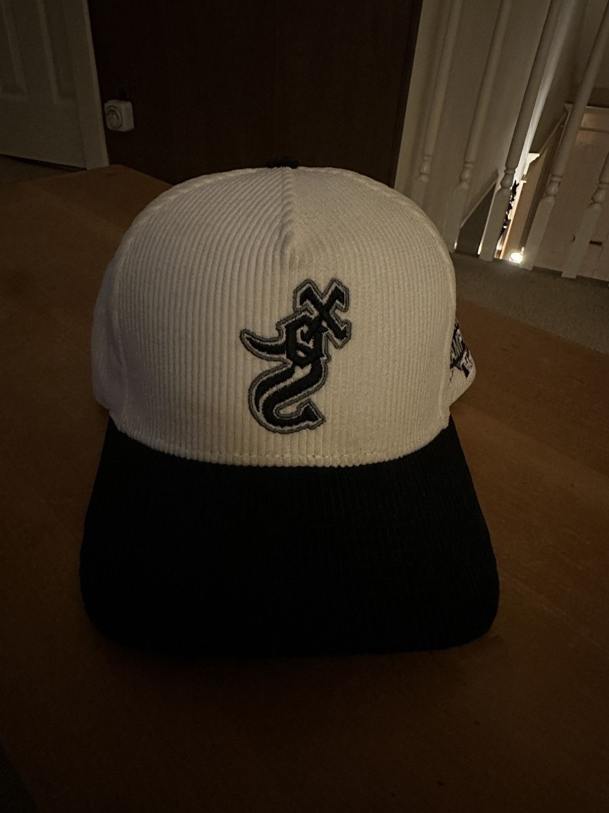 Other Kill The Hype White Sox Corduroy Size ONE SIZE - 1 Thumbnail