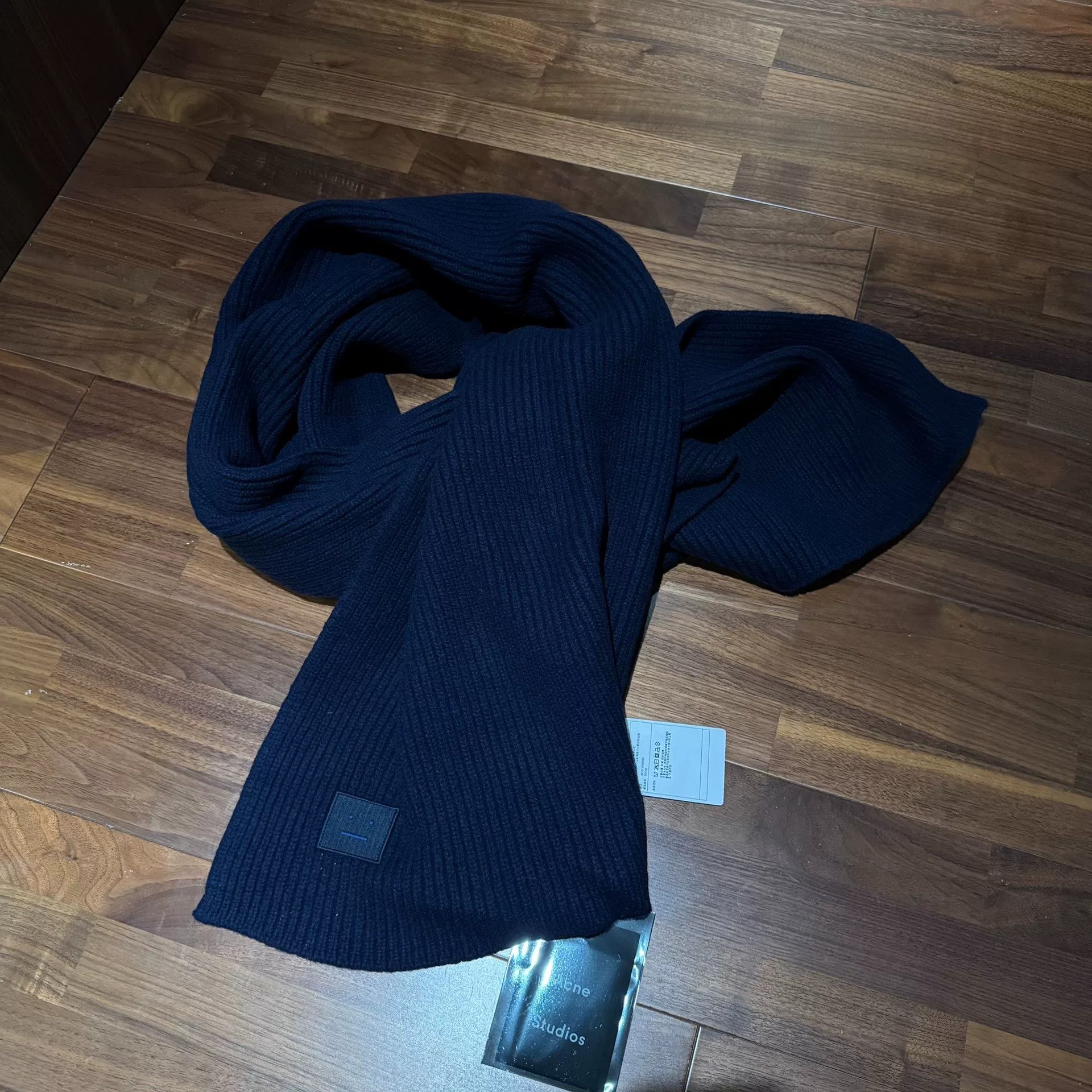 Acne Studios Acne Studios Wool Knit Scarf Shawl Size ONE SIZE - 1 Thumbnail