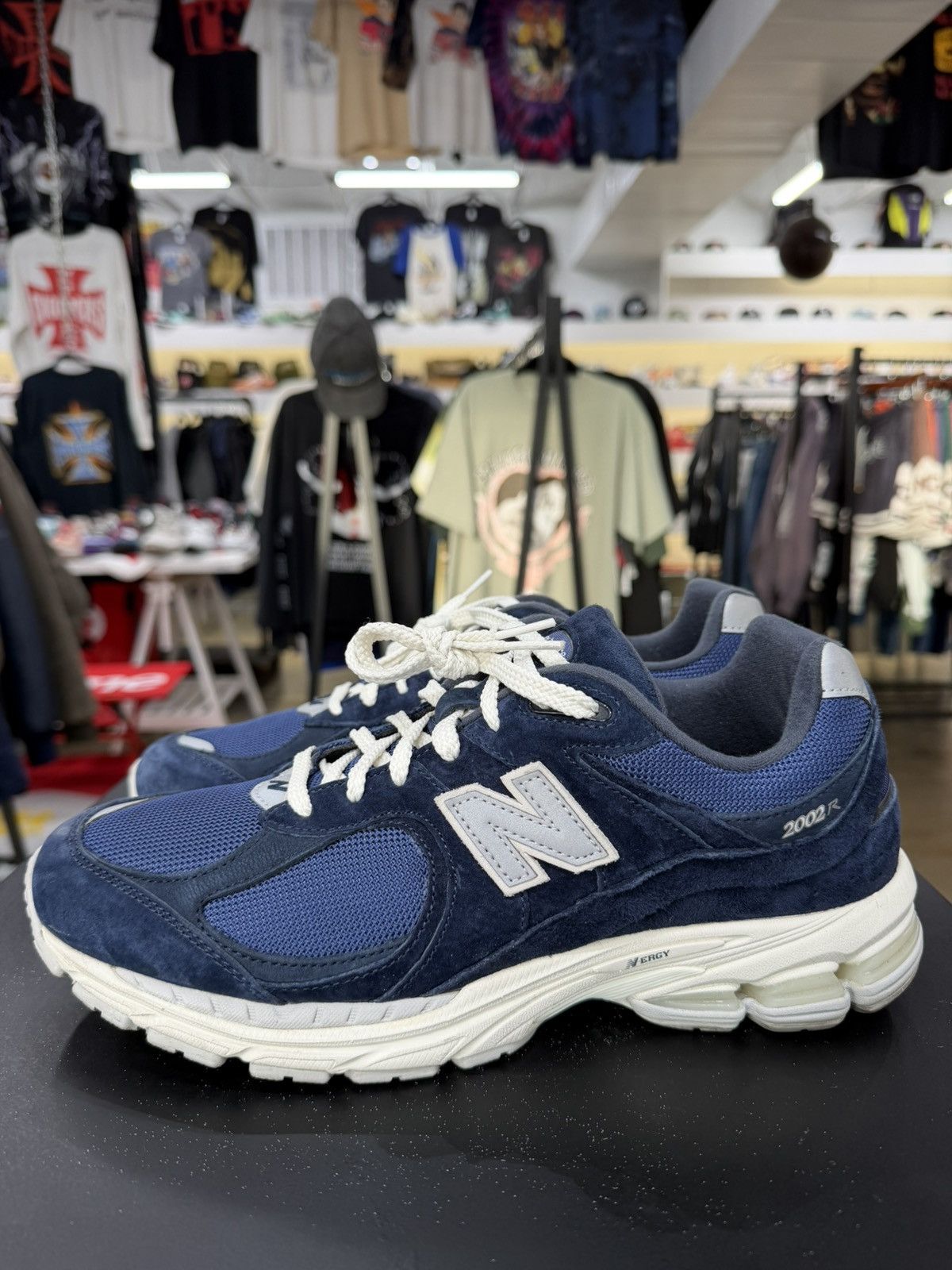 New Balance New Balance 2002R Navy Grey Size 10.5 (2022) Size US 10.5 / EU 43-44 - 7 Thumbnail
