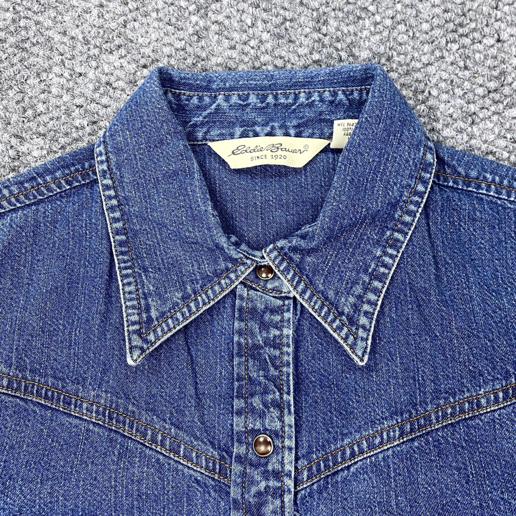 Eddie Bauer Eddie Bauer Denim Shirt Womens Medium Blue Western Snap Front Button-Up Long Sleeve Yoke Size M / US 6-8 / IT 42-44 - 4 Thumbnail