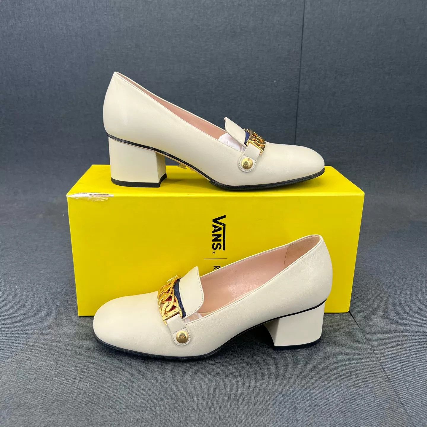 Gucci Gucci Sylvie Leather Block Heel Pumps Beige 37.5 Size US 7 / IT 37 - 2 Thumbnail