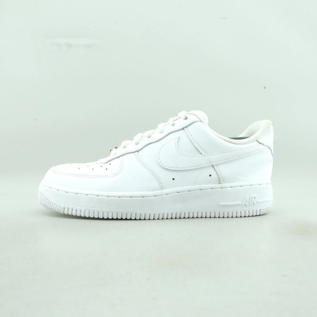 Nike Nike Air Force 1 Low trainers all-white leather colorway Size US 8 / EU 41 - 1 Thumbnail