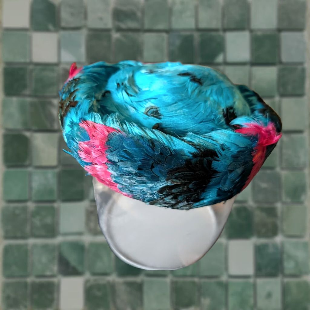 Feathers VINTAGE Elite Champagne Cloche Hat Adjustable  display picture 3