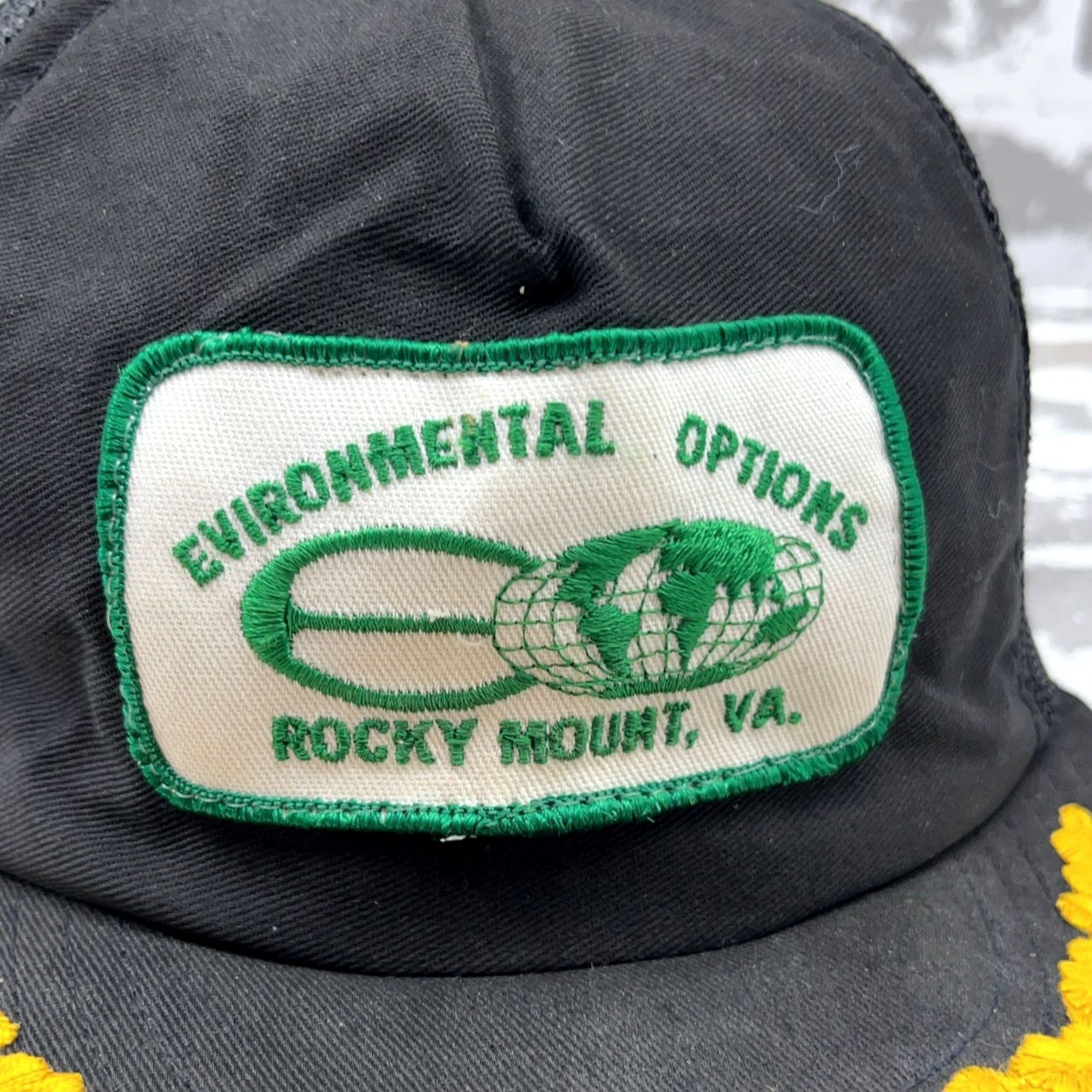 Vintage VINTAGE Trucker Hat Cap SnapBack Patch Farm 80s USA Global Environmental Leaf Hat Mens Black Cotton Twill Adjustable One Size Size ONE SIZE - 3 Thumbnail