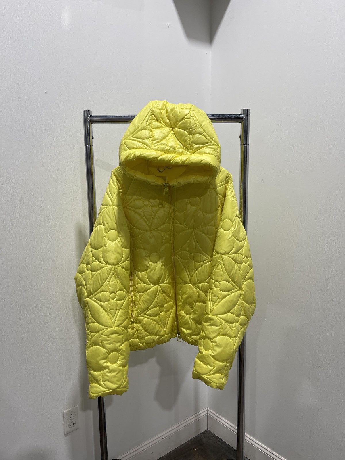 Louis Vuitton Louis Vuitton Yellow Floral Puffer Jacket sz.56 Size US XL / EU 56 / 4 - 1 Thumbnail