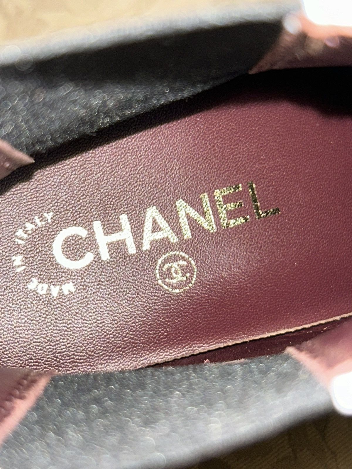Chanel Chanel CC Turnlock White Leather Boots Size US 6 / IT 36 - 8 Thumbnail
